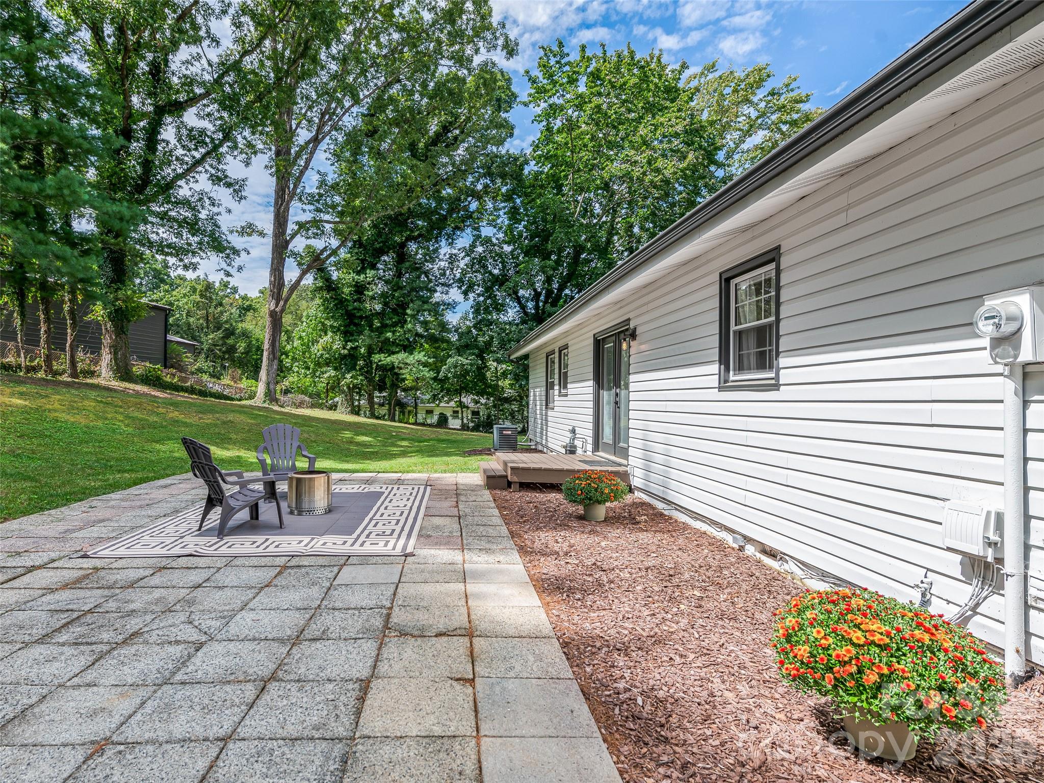 Space for those with a "green thumb" - 7 Southwicke Drive, Arden