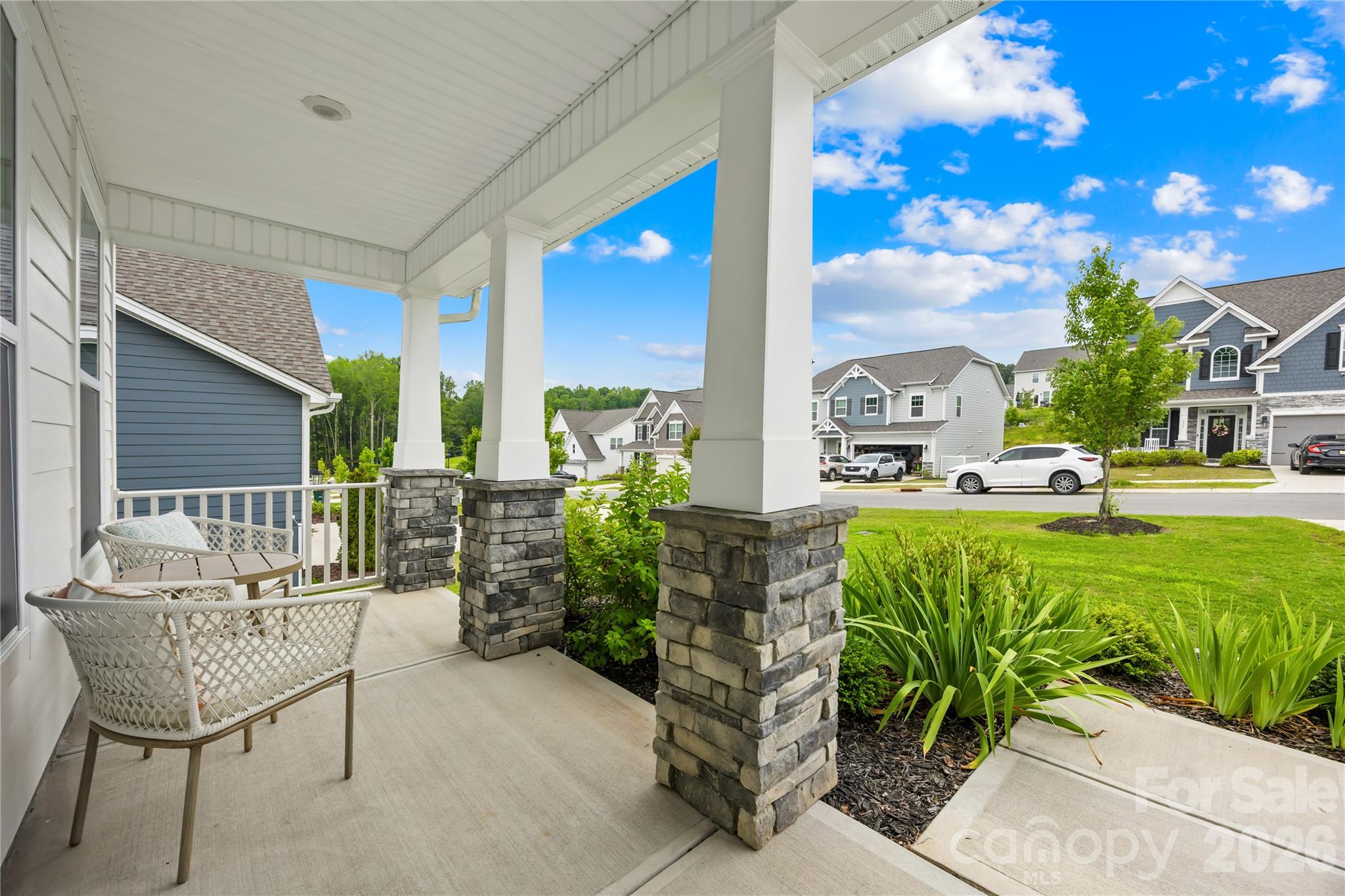 Covered front porch - 116 Aviendha Lane, Troutman