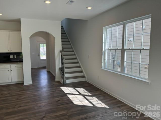 Single Family Residence at 1534 Swallow Tail Drive, Belmont, photo 4 of 11