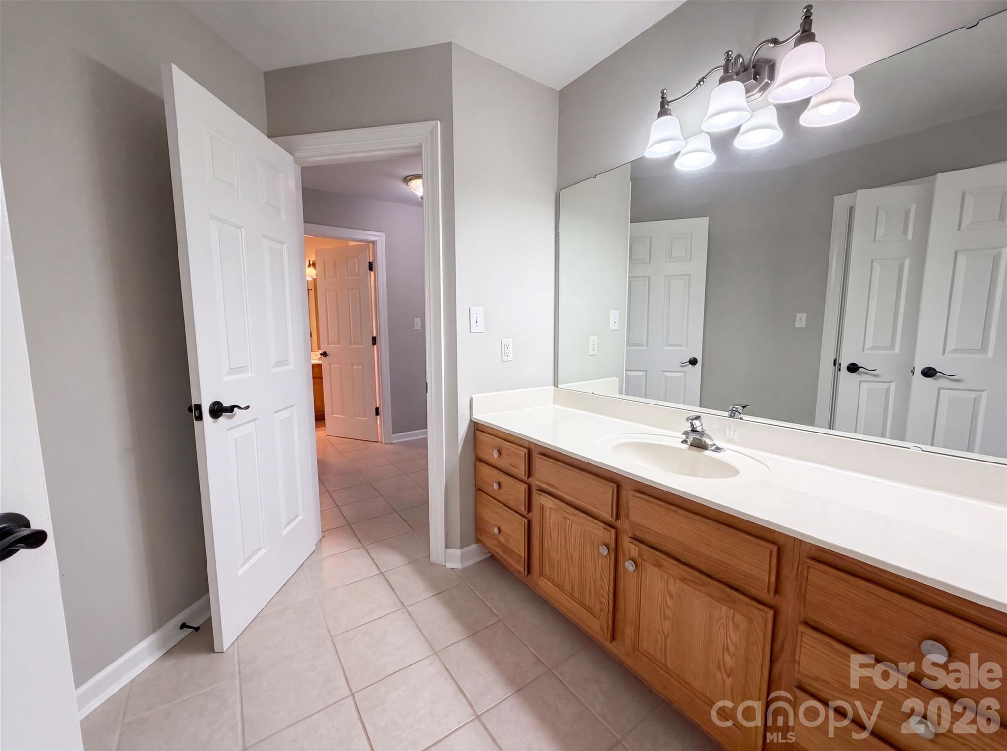 Single Family Residence at 114 Stirling Heights Lane, Fort Mill, photo 10 of 21