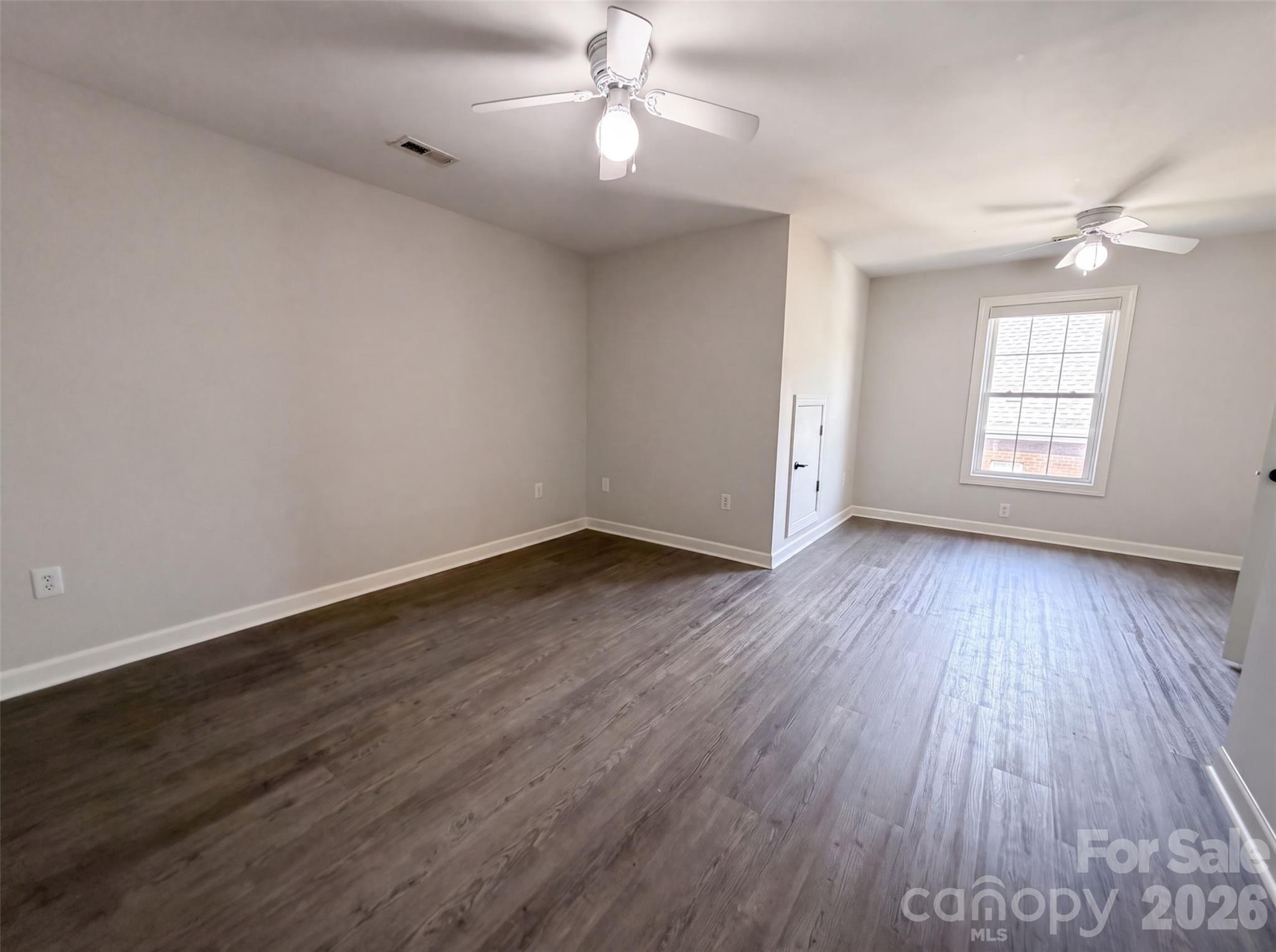 Single Family Residence at 114 Stirling Heights Lane, Fort Mill, photo 11 of 21