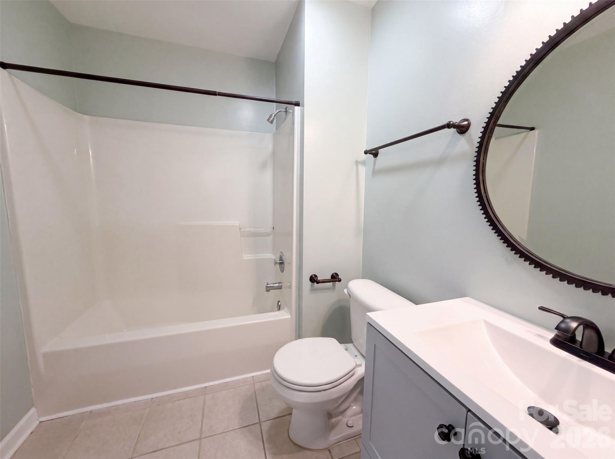 Single Family Residence at 114 Stirling Heights Lane, Fort Mill, photo 14 of 21