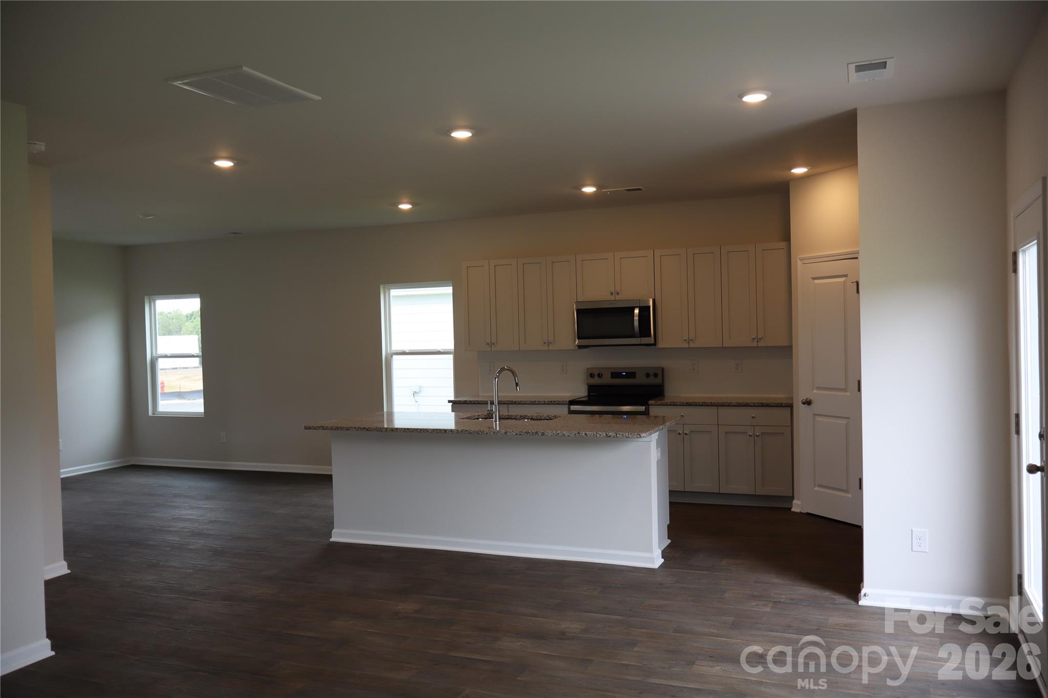 Single Family Residence at 1312 Chiefs Lane, Richburg, photo 8 of 11