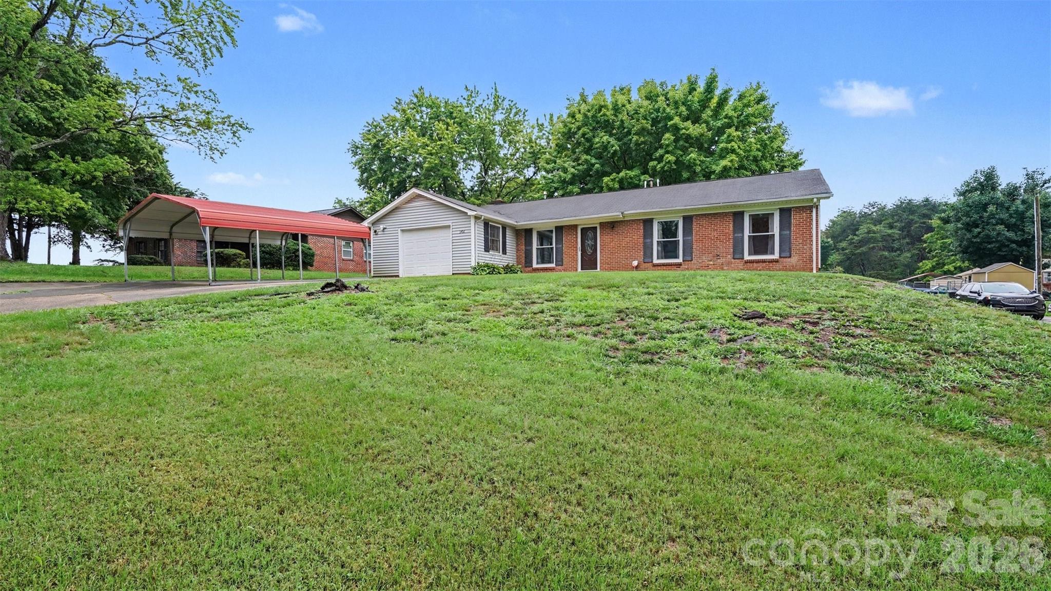 Single Family Residence at 3766 Danube Drive, Winston Salem, photo 3 of 28