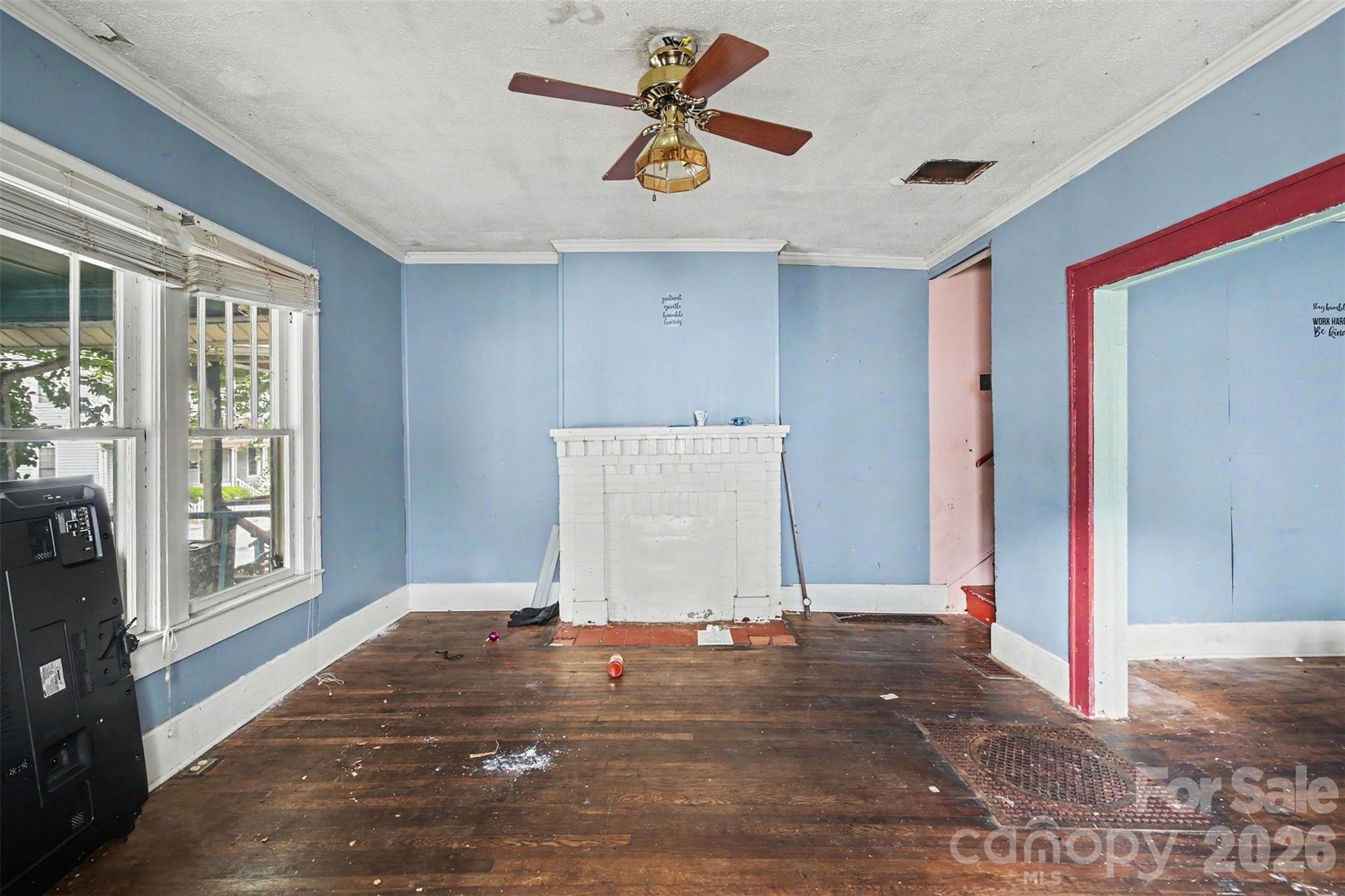 Single Family Residence at 509 W 1st Street, Winston Salem, photo 8 of 30