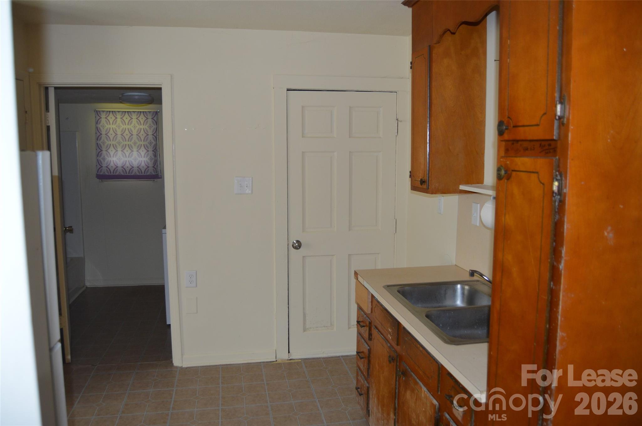 Apartment at 208 Wilson Street, Statesville, photo 5 of 8