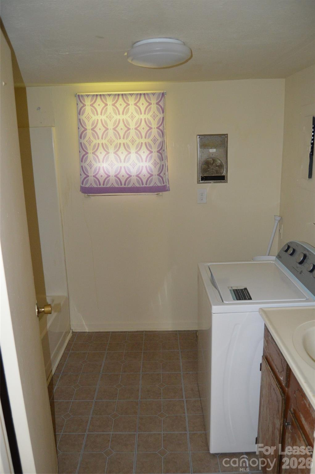Apartment at 208 Wilson Street, Statesville, photo 7 of 8