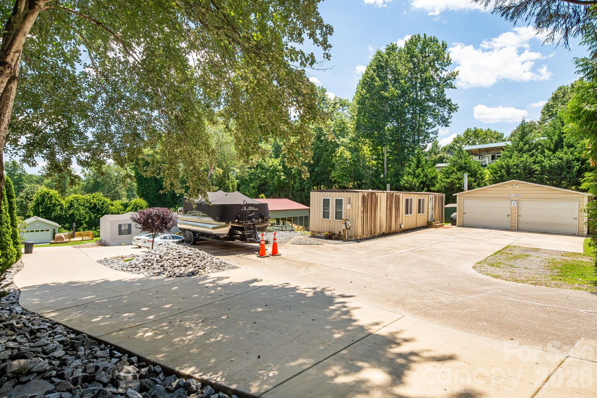 Single Family Residence at 340 and 298 Apache Path, Marion, photo 16 of 42