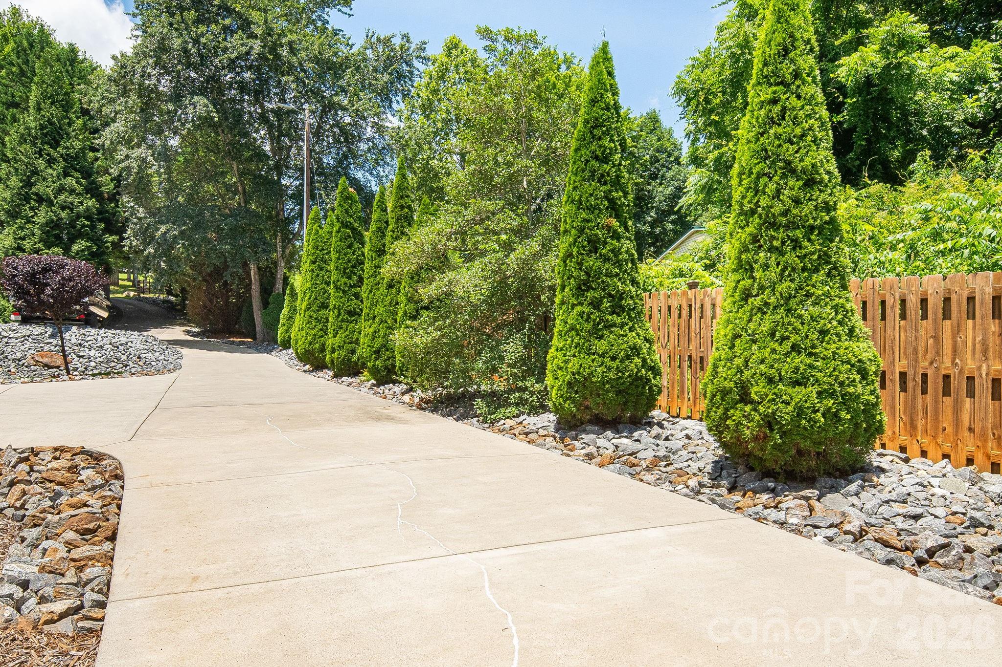 Single Family Residence at 340 and 298 Apache Path, Marion, photo 21 of 42