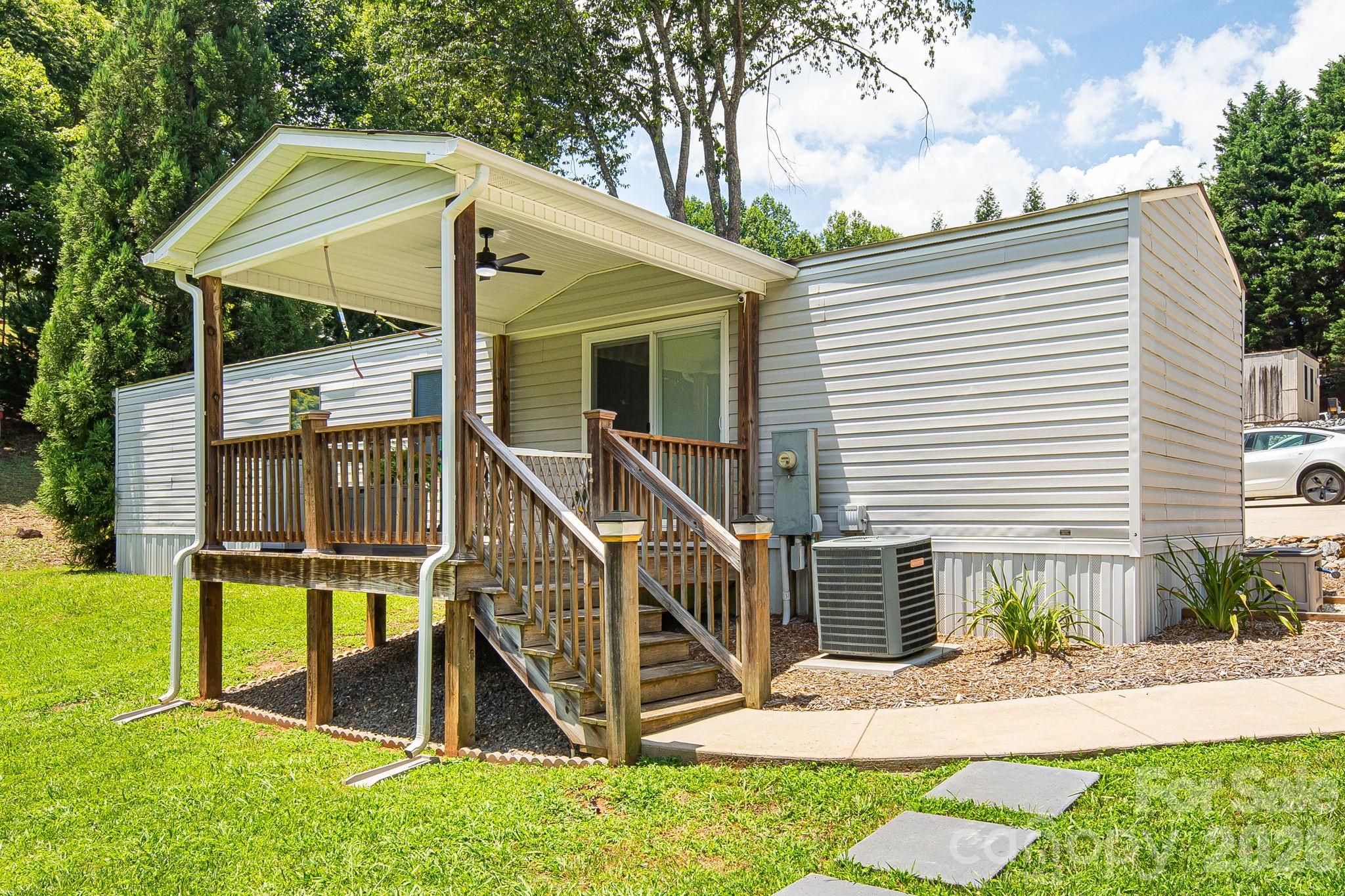 Single Family Residence at 340 and 298 Apache Path, Marion, photo 23 of 42