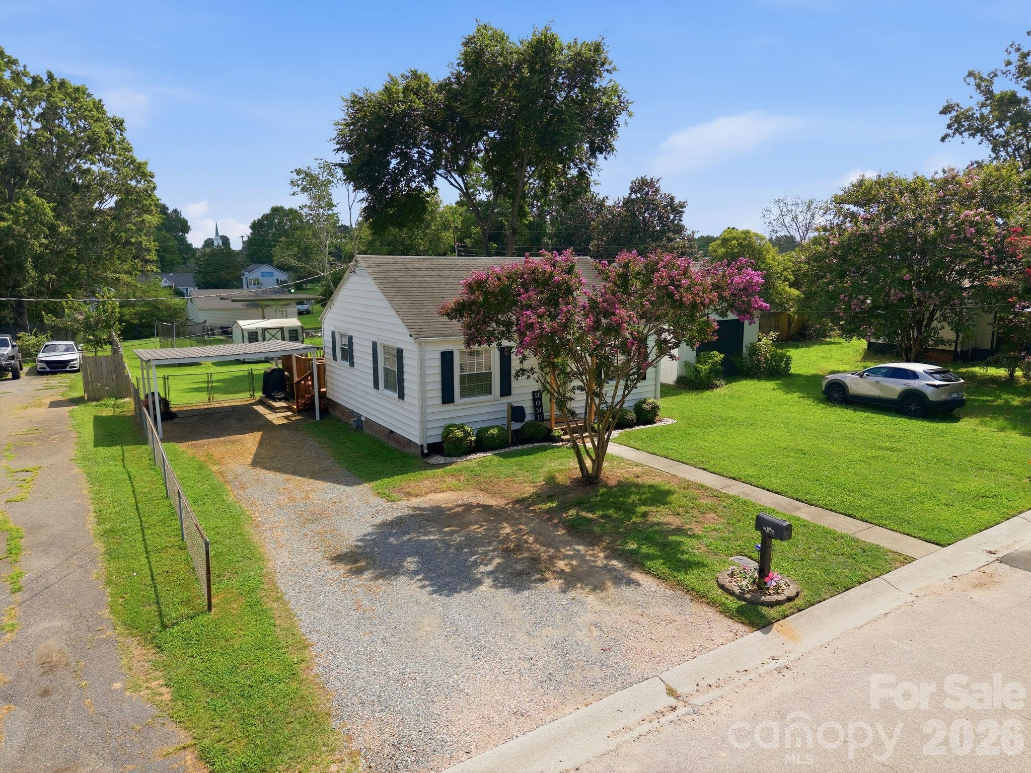 Single Family Residence at 2102 Englewood Street, Kannapolis, photo 3 of 34