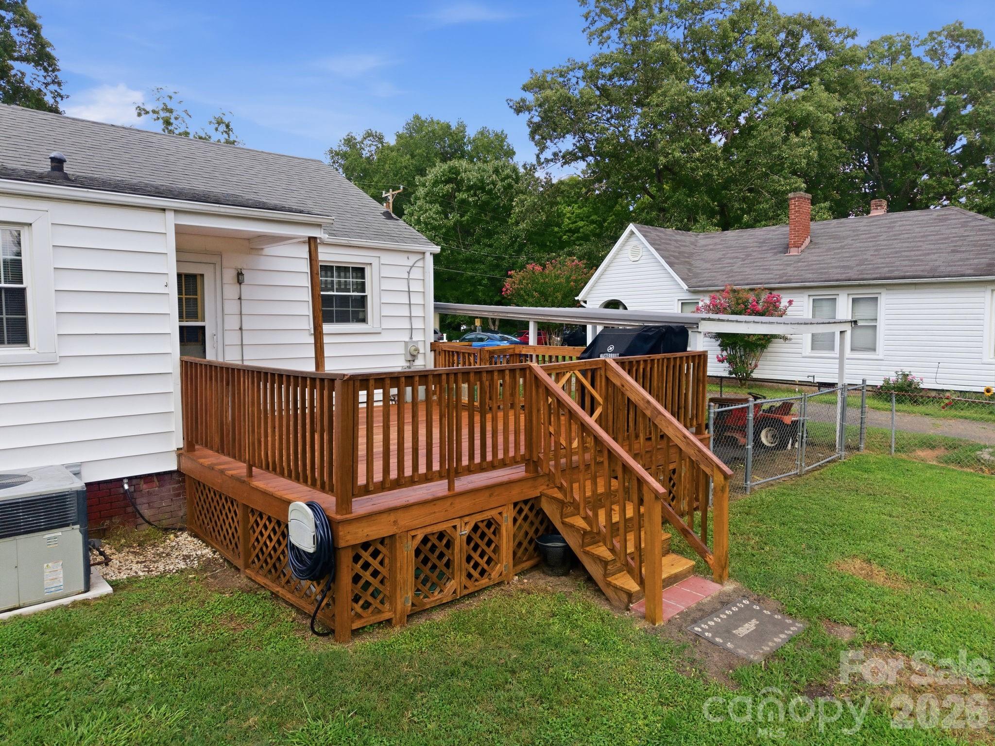 Single Family Residence at 2102 Englewood Street, Kannapolis, photo 21 of 34