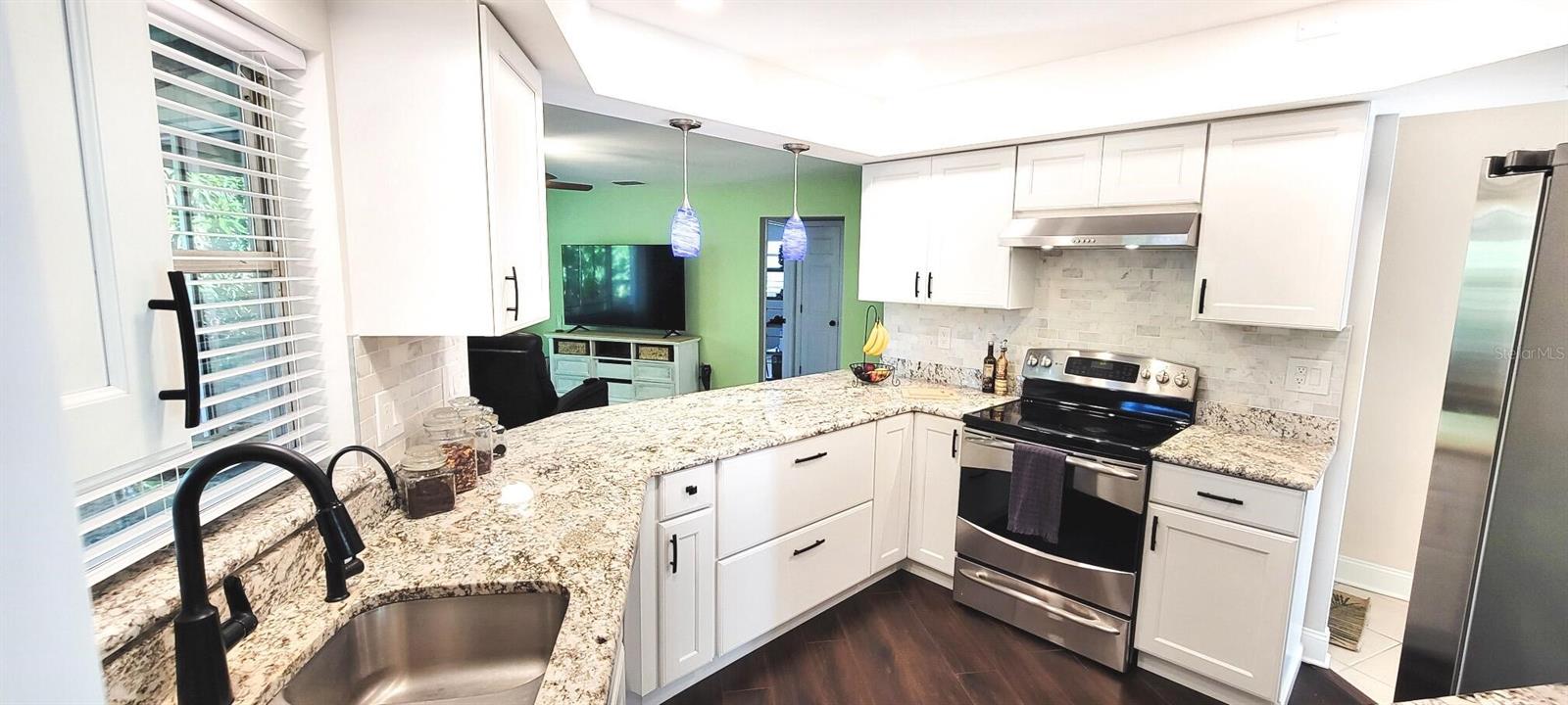 Single Family Residence at 755 KENT RD, VENICE, photo 5 of 22