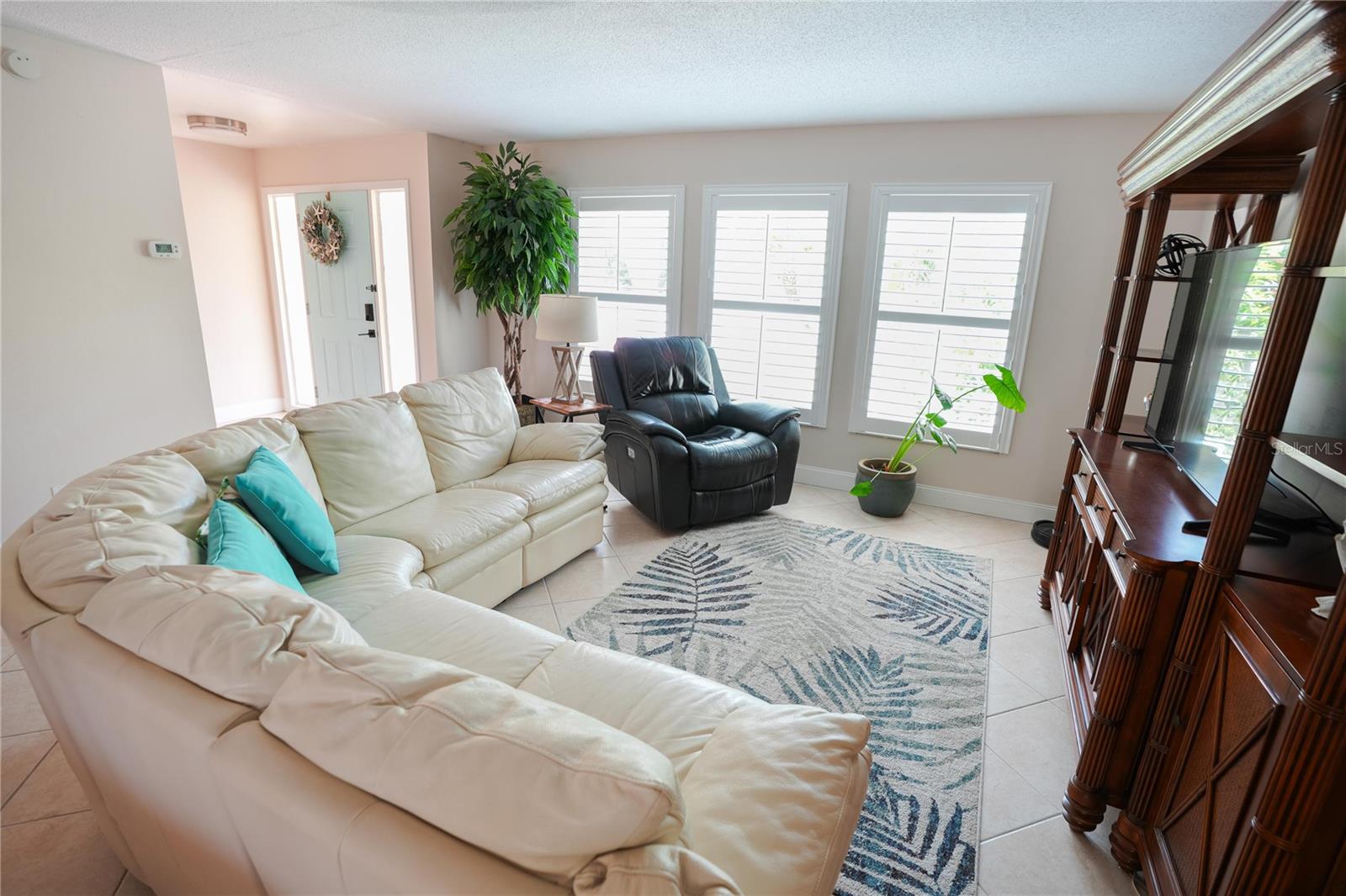 Single Family Residence at 755 KENT RD, VENICE, photo 8 of 22