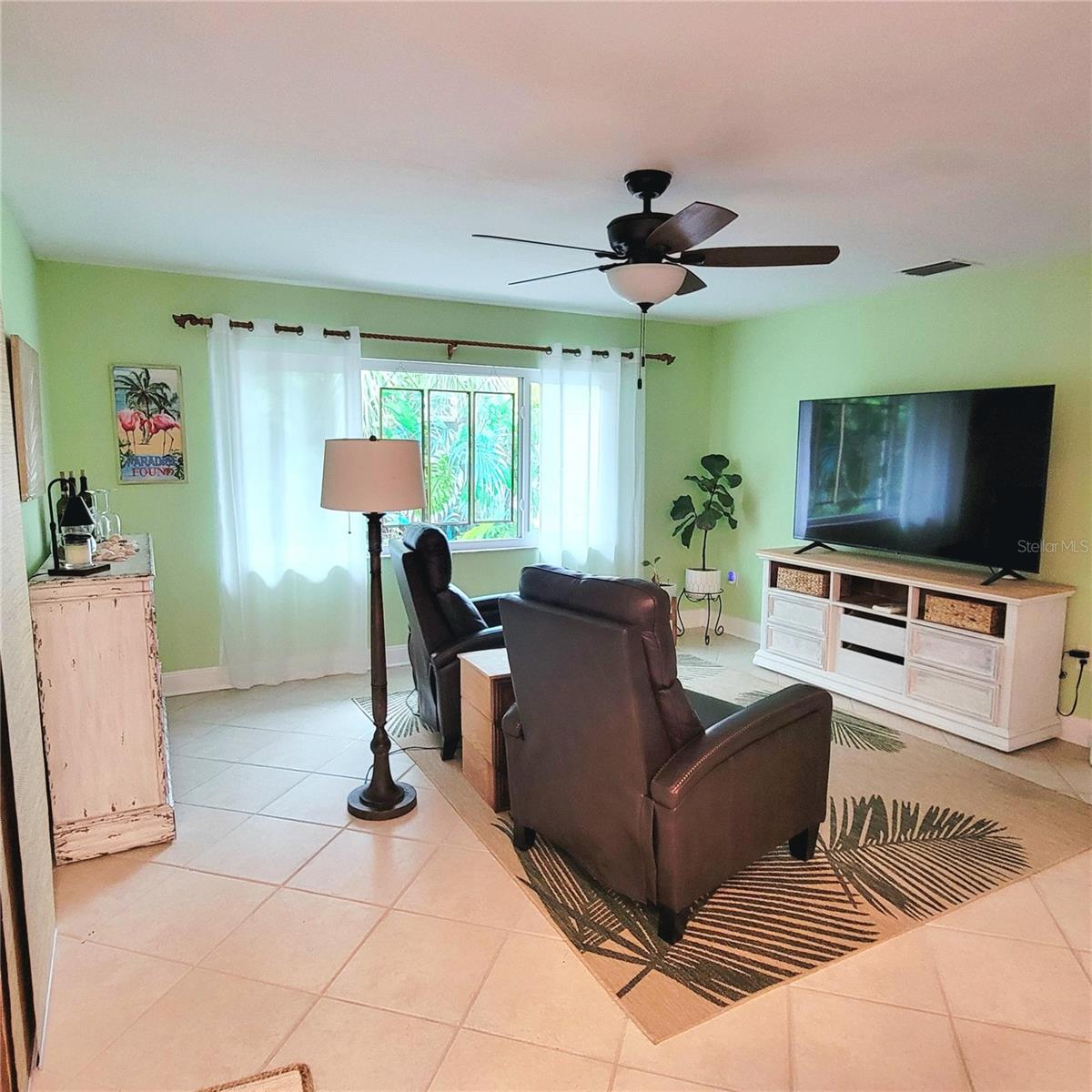 Single Family Residence at 755 KENT RD, VENICE, photo 13 of 22