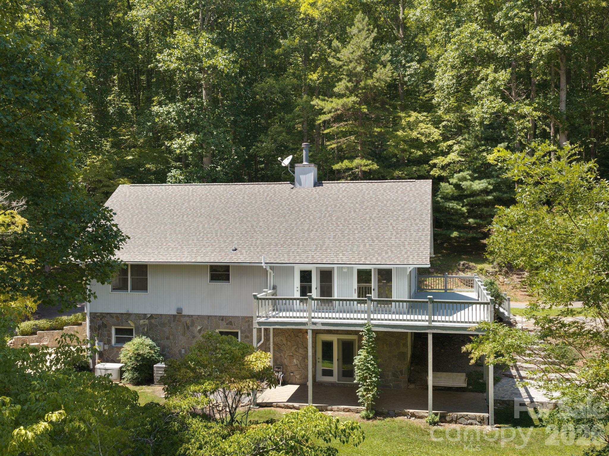 A Private Mountain Retreat You'll Love. 2026 Roof. - 1572 Brushy Fork Road, Sylva