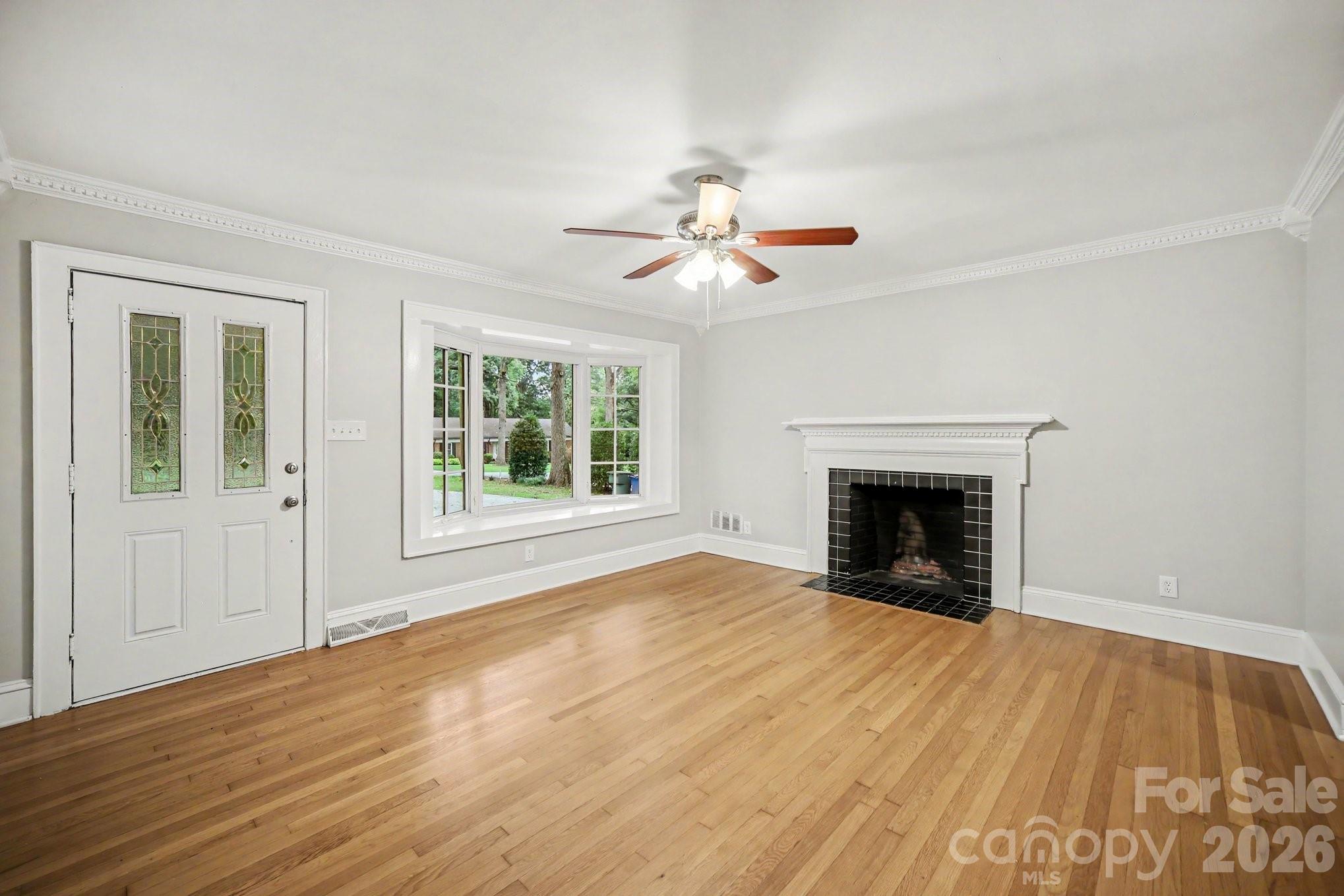 Single Family Residence at 704 1st Avenue Place NE, Conover, photo 3 of 28
