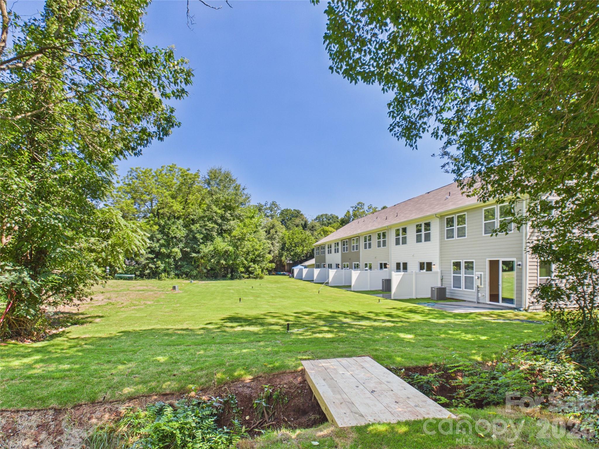 Townhouse at 105 Dilling Street N, Kings Mountain, photo 30 of 31