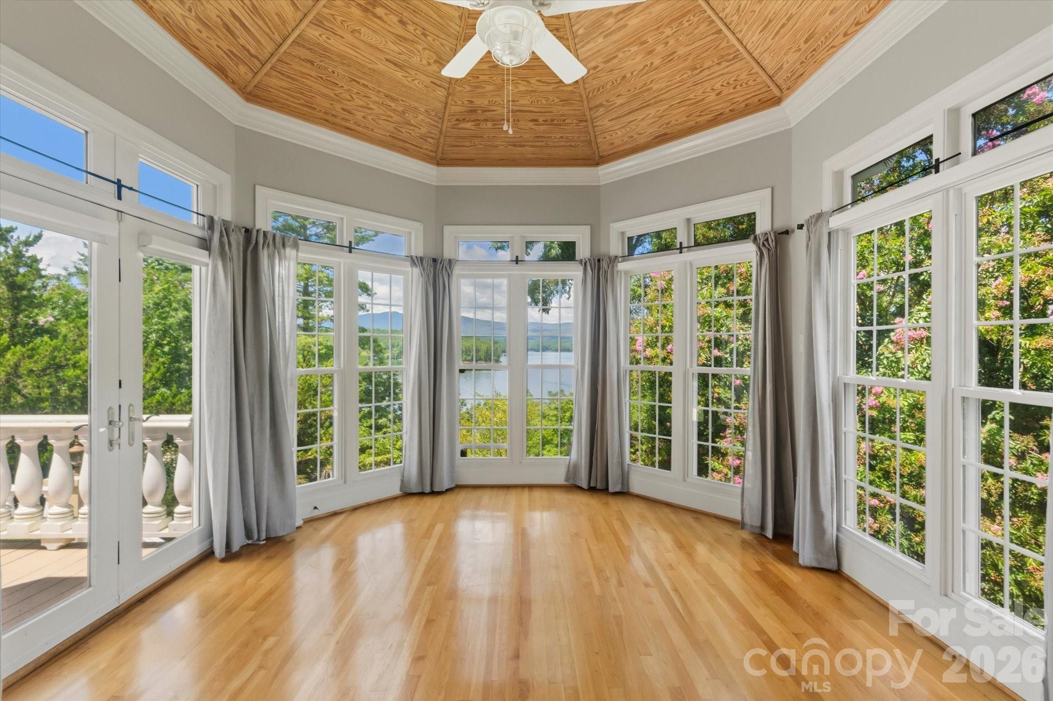 Single Family Residence at 705 Lake Club Drive, Nebo, photo 11 of 46