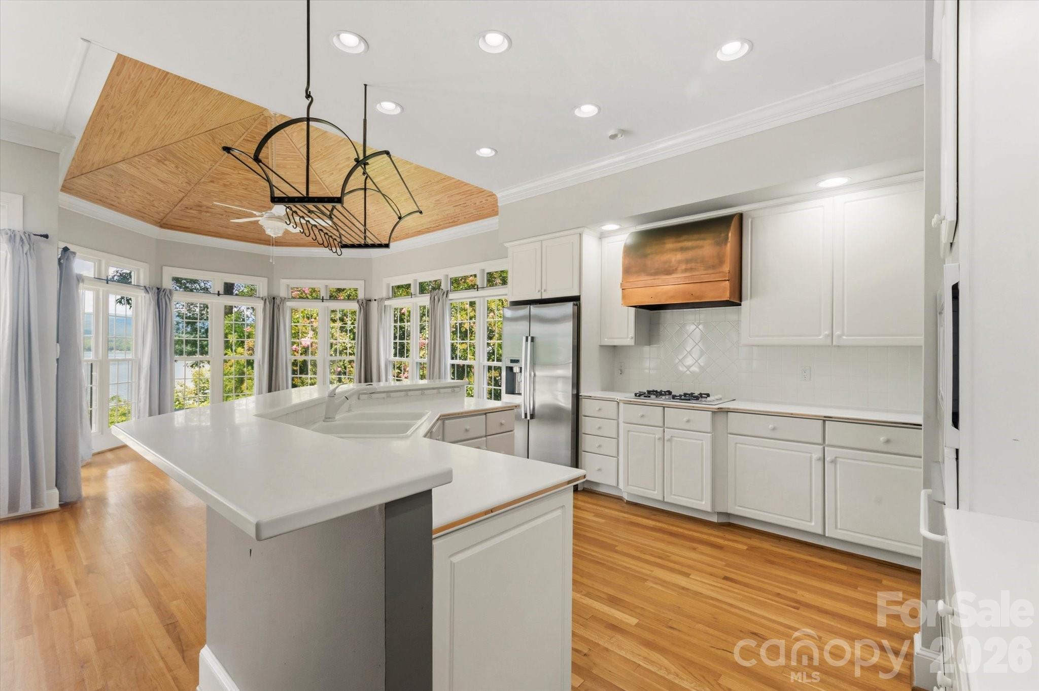 Single Family Residence at 705 Lake Club Drive, Nebo, photo 13 of 46