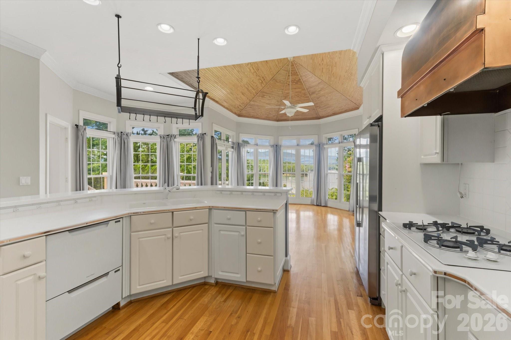 Single Family Residence at 705 Lake Club Drive, Nebo, photo 15 of 46
