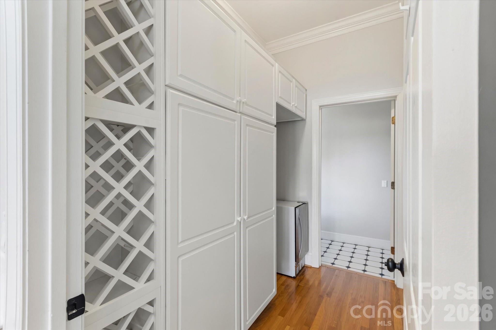 pantry - 705 Lake Club Drive, Nebo