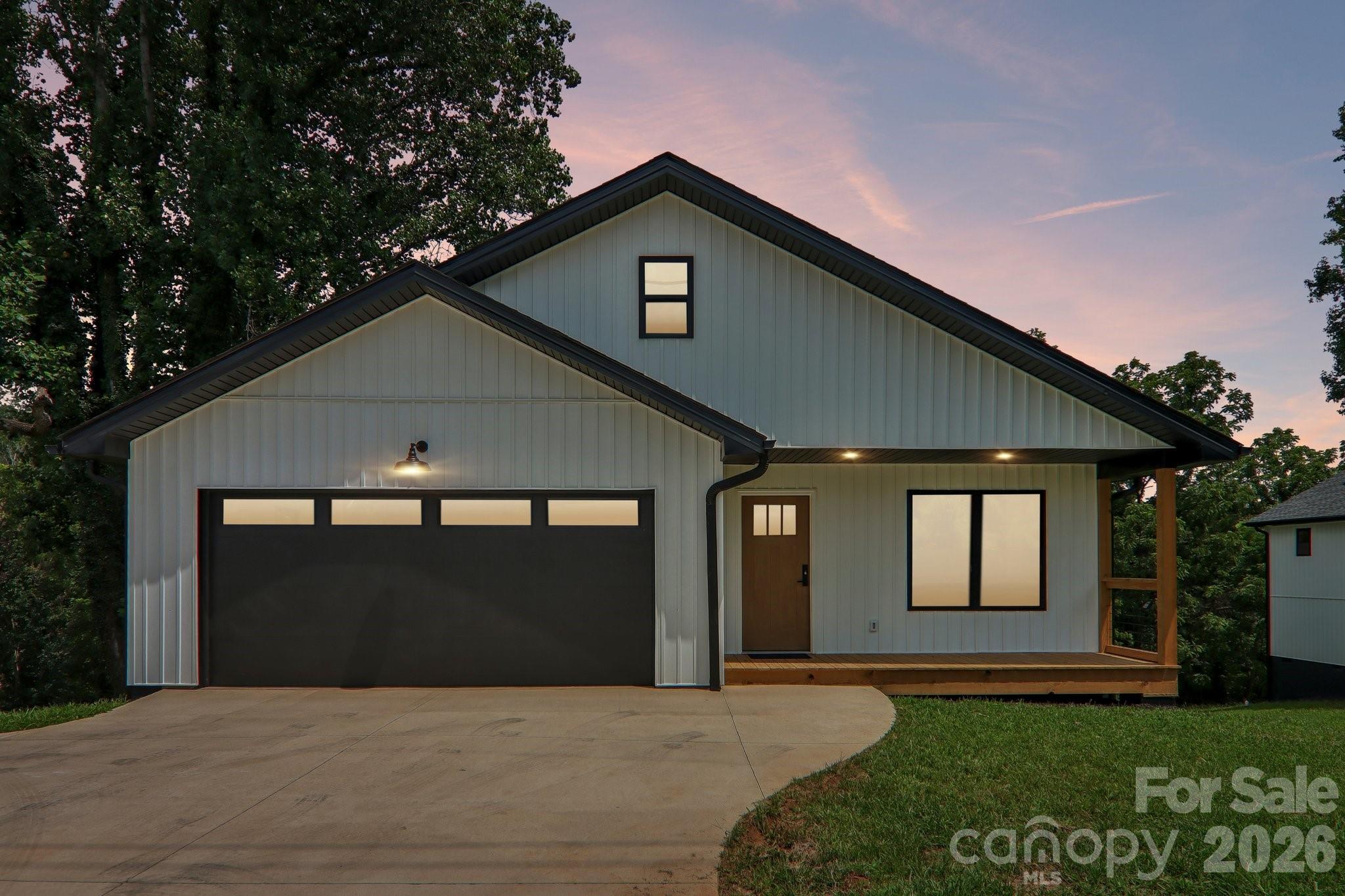 One level livng steps to Downtown Mars Hill. - 140 N Main Street, Mars Hill