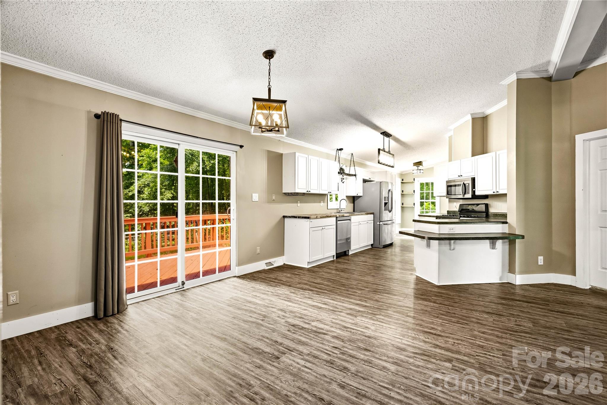 Sliders to nice back deck and large private backyard - 3555 Lake Bluff Drive, Sherrills Ford