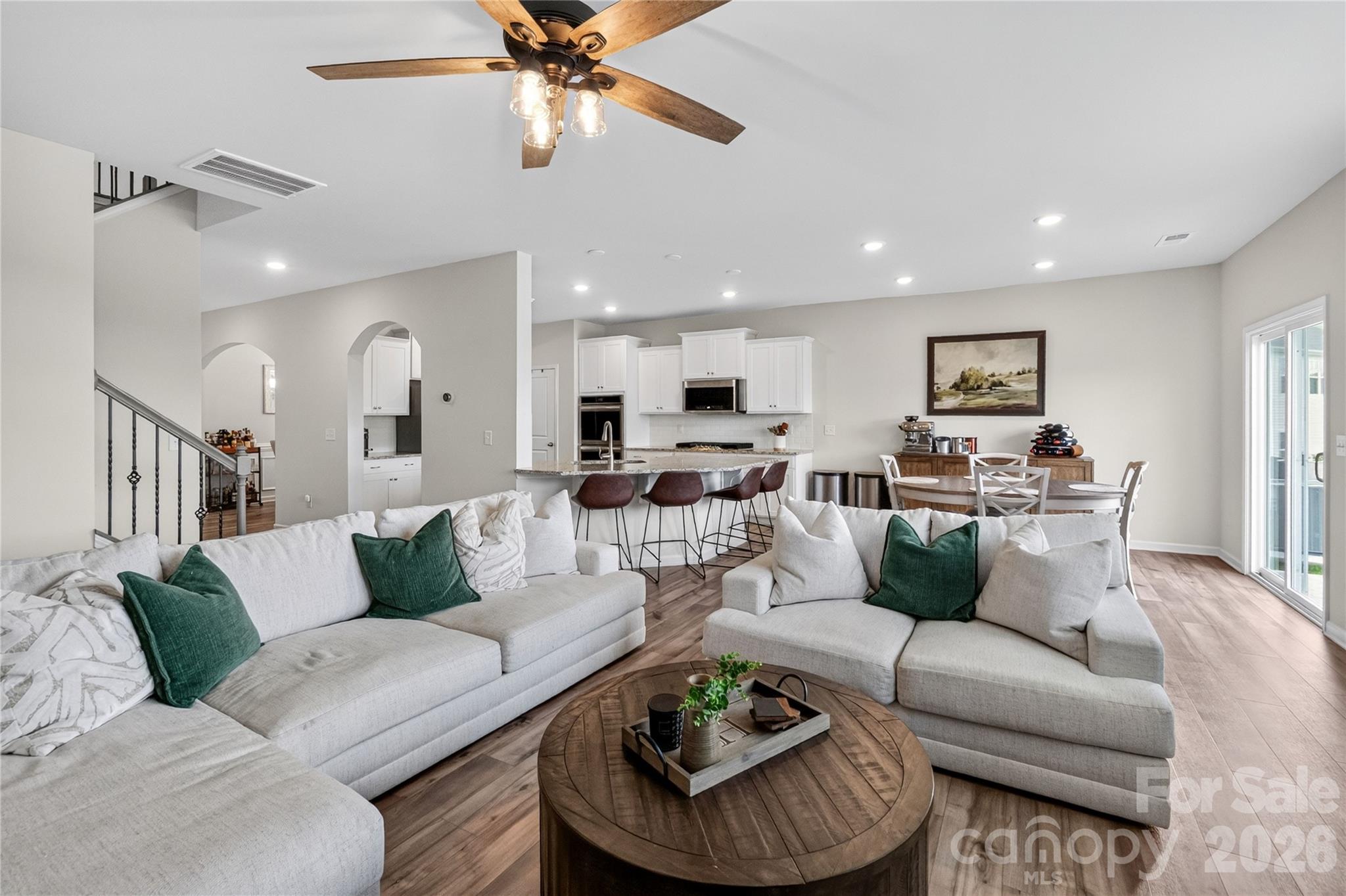 Single Family Residence at 252 Kennerly Center Drive, Mooresville, photo 2 of 40