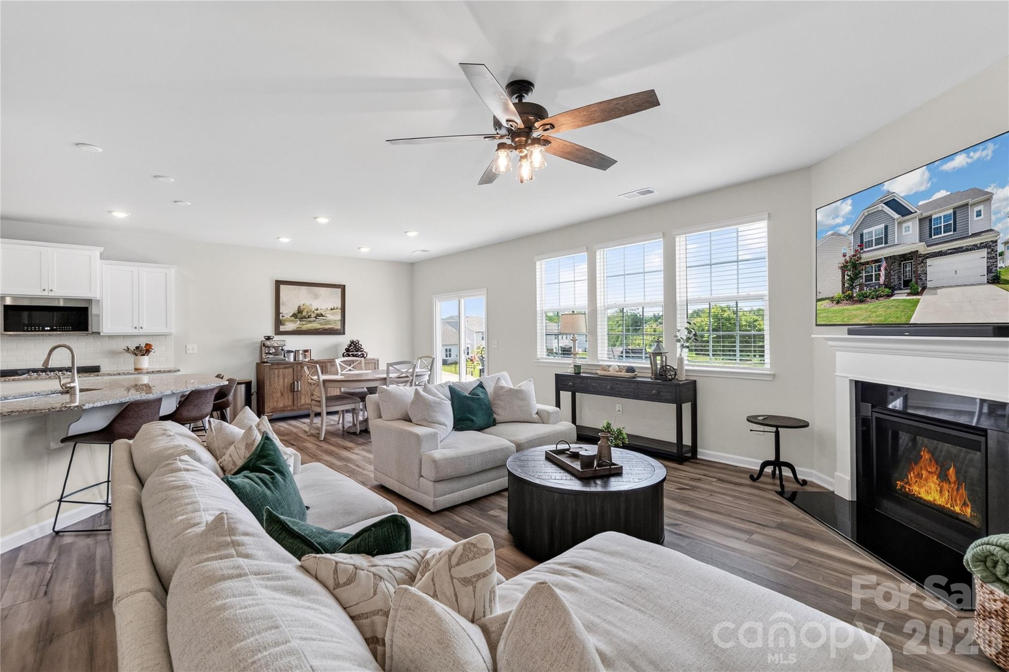 Single Family Residence at 252 Kennerly Center Drive, Mooresville, photo 17 of 40