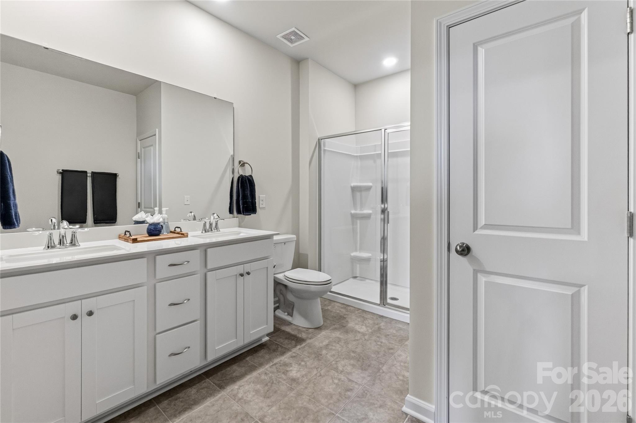Single Family Residence at 252 Kennerly Center Drive, Mooresville, photo 19 of 40