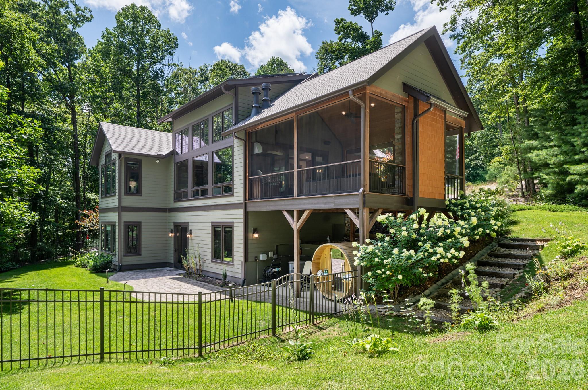 Single Family Residence at 403 Thunder Mountain Road, Hendersonville, photo 5 of 48