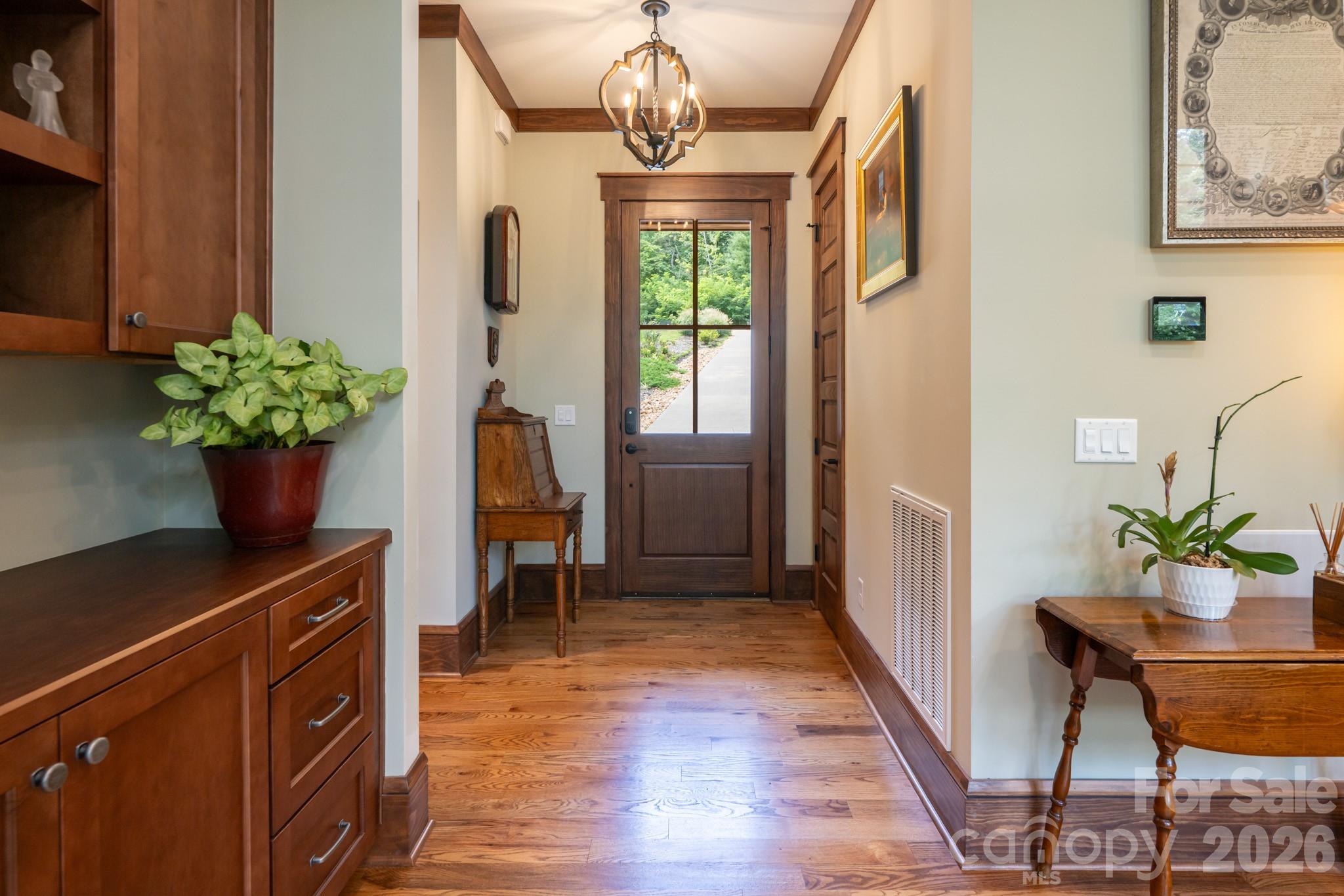 Single Family Residence at 403 Thunder Mountain Road, Hendersonville, photo 6 of 48