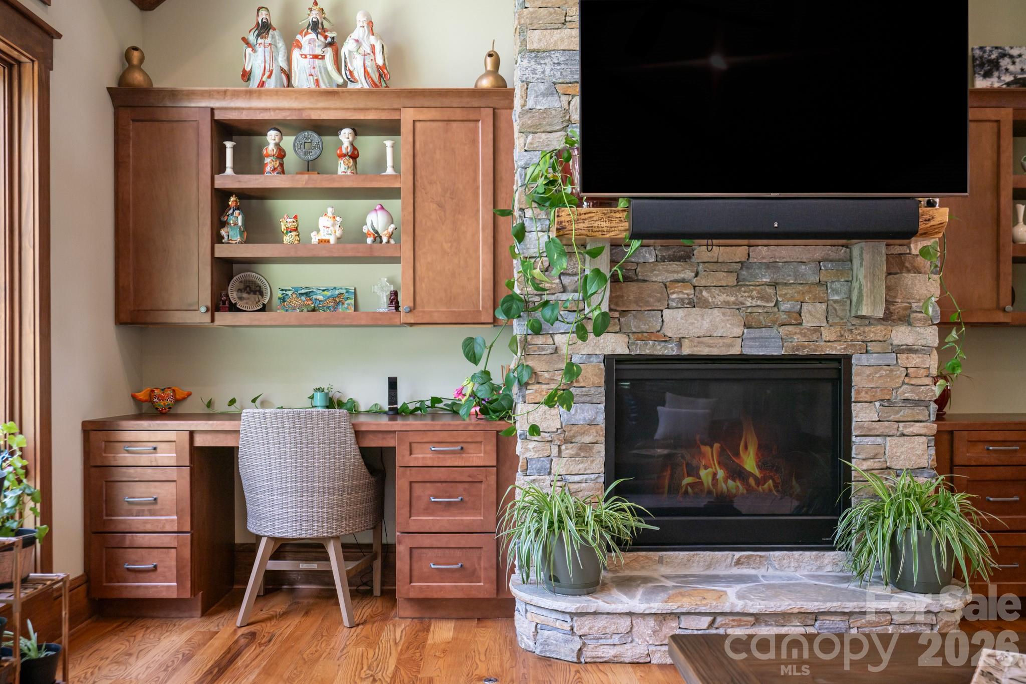 Single Family Residence at 403 Thunder Mountain Road, Hendersonville, photo 9 of 48