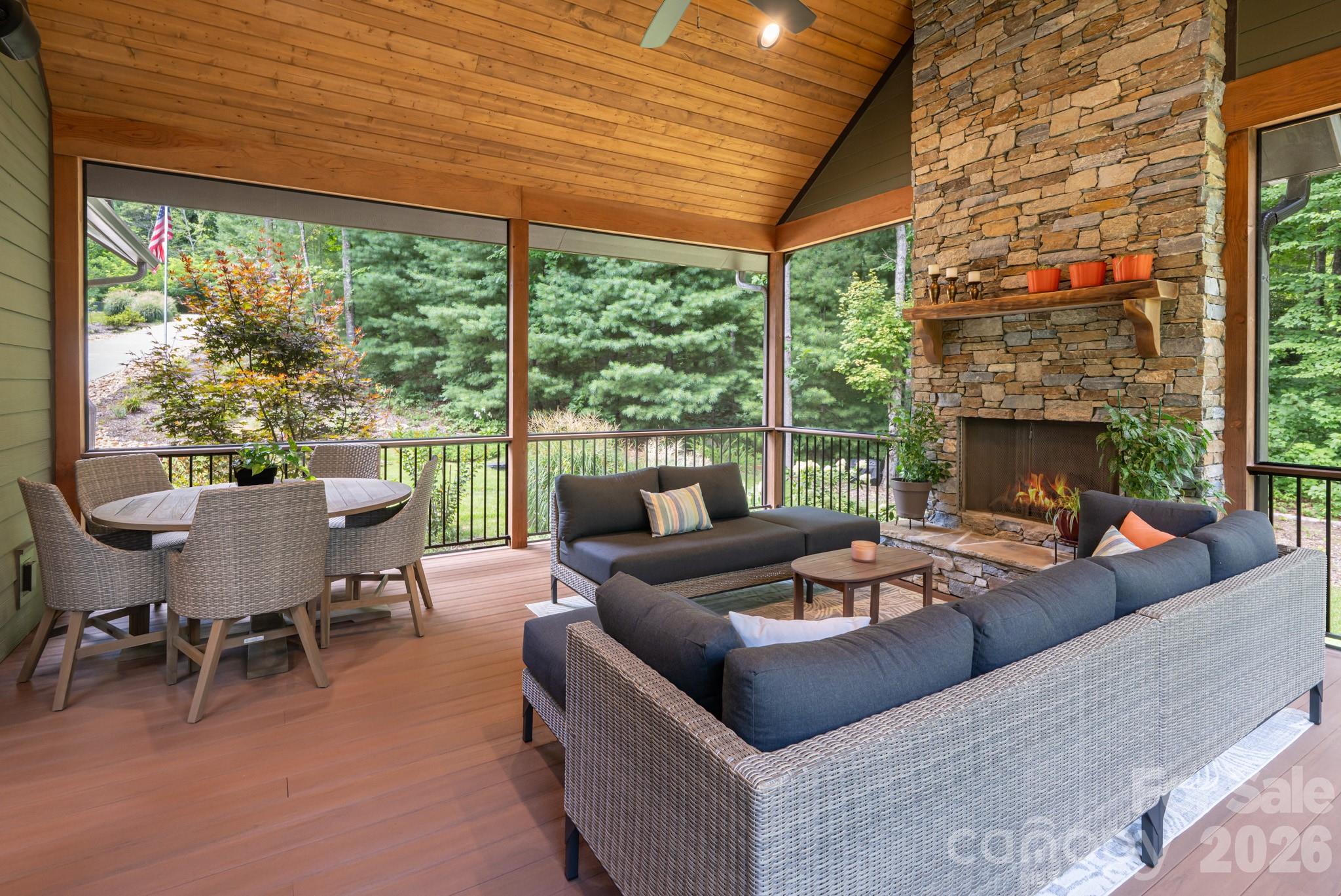 Single Family Residence at 403 Thunder Mountain Road, Hendersonville, photo 17 of 48