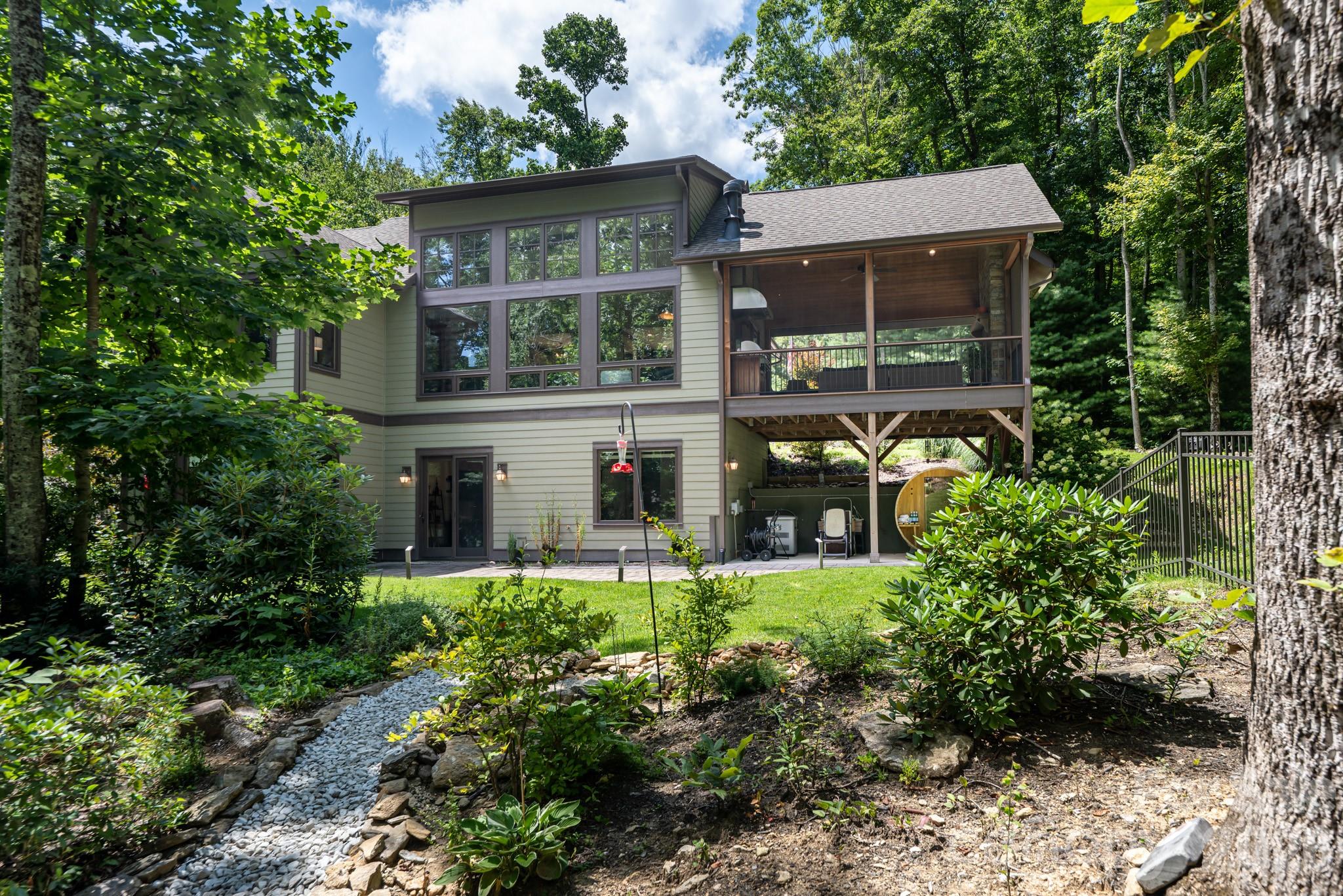Single Family Residence at 403 Thunder Mountain Road, Hendersonville, photo 34 of 48