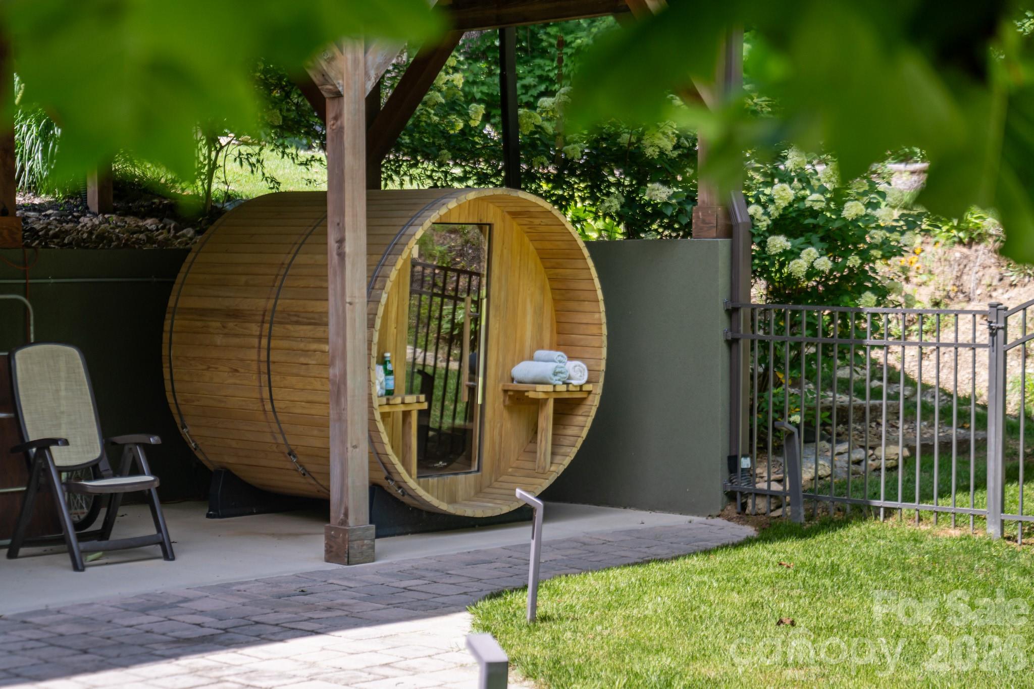 Outdoor sauna - 403 Thunder Mountain Road, Hendersonville