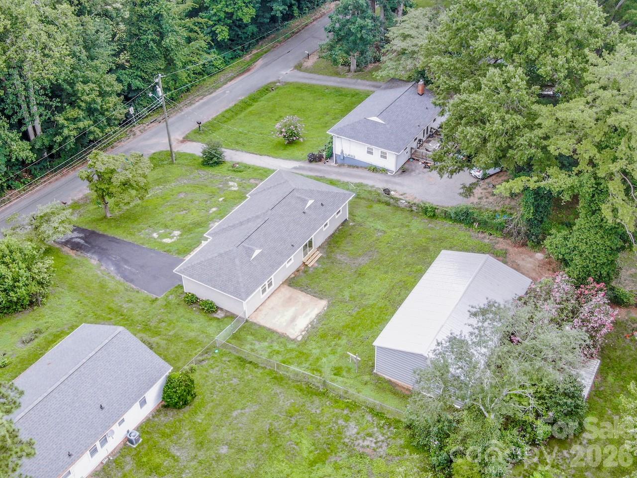 Single Family Residence at 1317 Meadowbrook Circle, Salisbury, photo 4 of 31