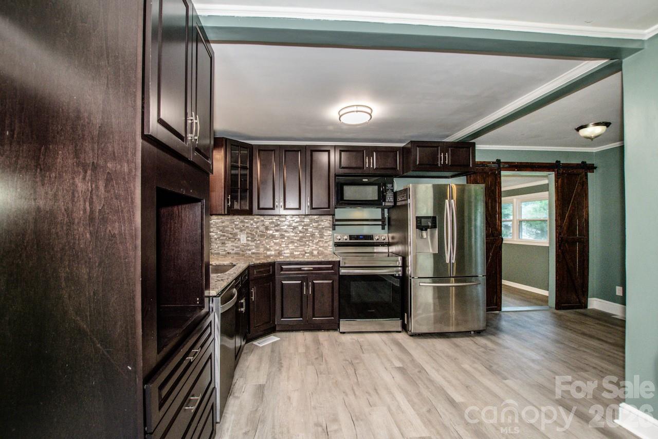 Single Family Residence at 1317 Meadowbrook Circle, Salisbury, photo 17 of 31