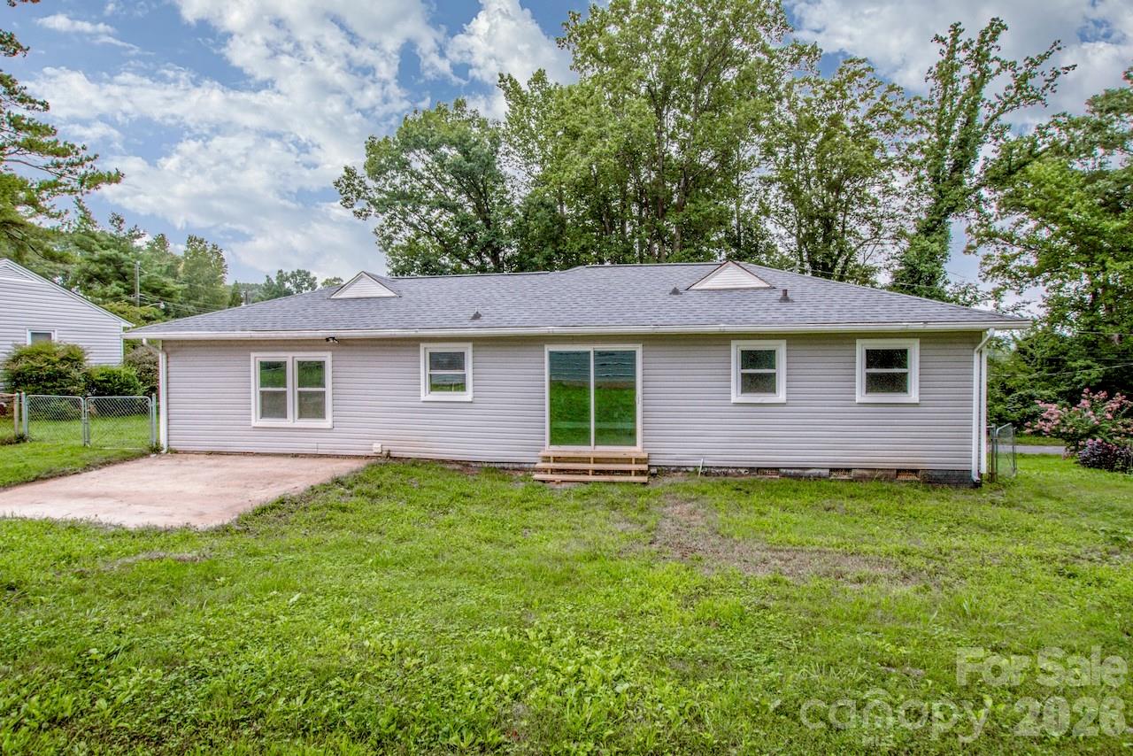 Single Family Residence at 1317 Meadowbrook Circle, Salisbury, photo 27 of 31
