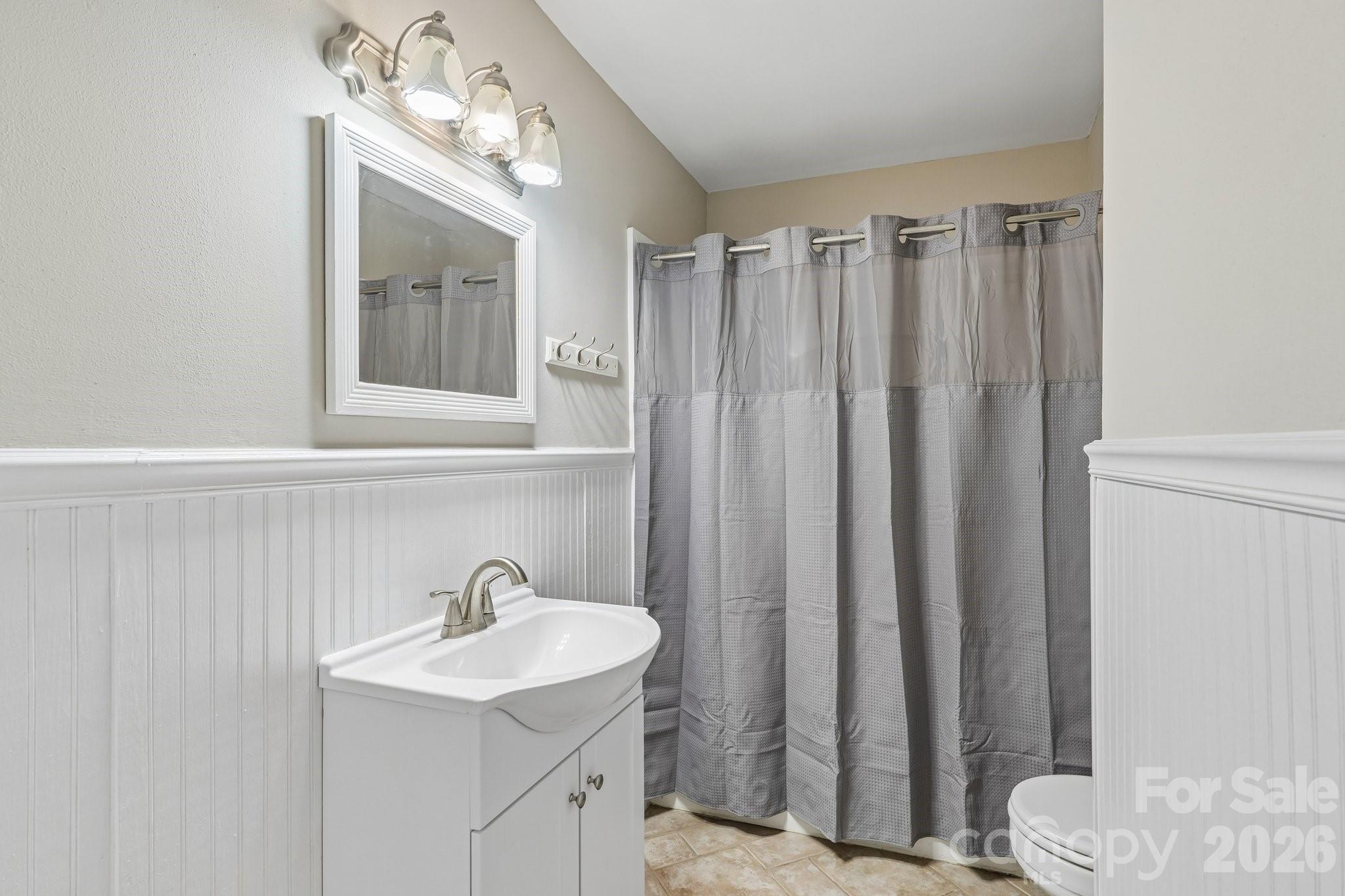 Single Family Residence at 407 Robinwood Drive, Shelby, photo 25 of 48