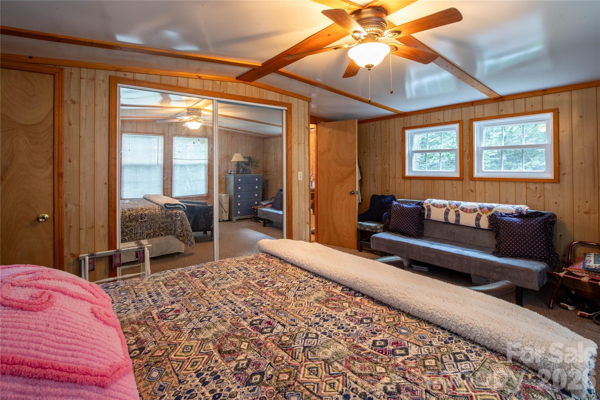 Master Bedroom Ai Decor' - 21 Bear Cub Drive, Spruce Pine