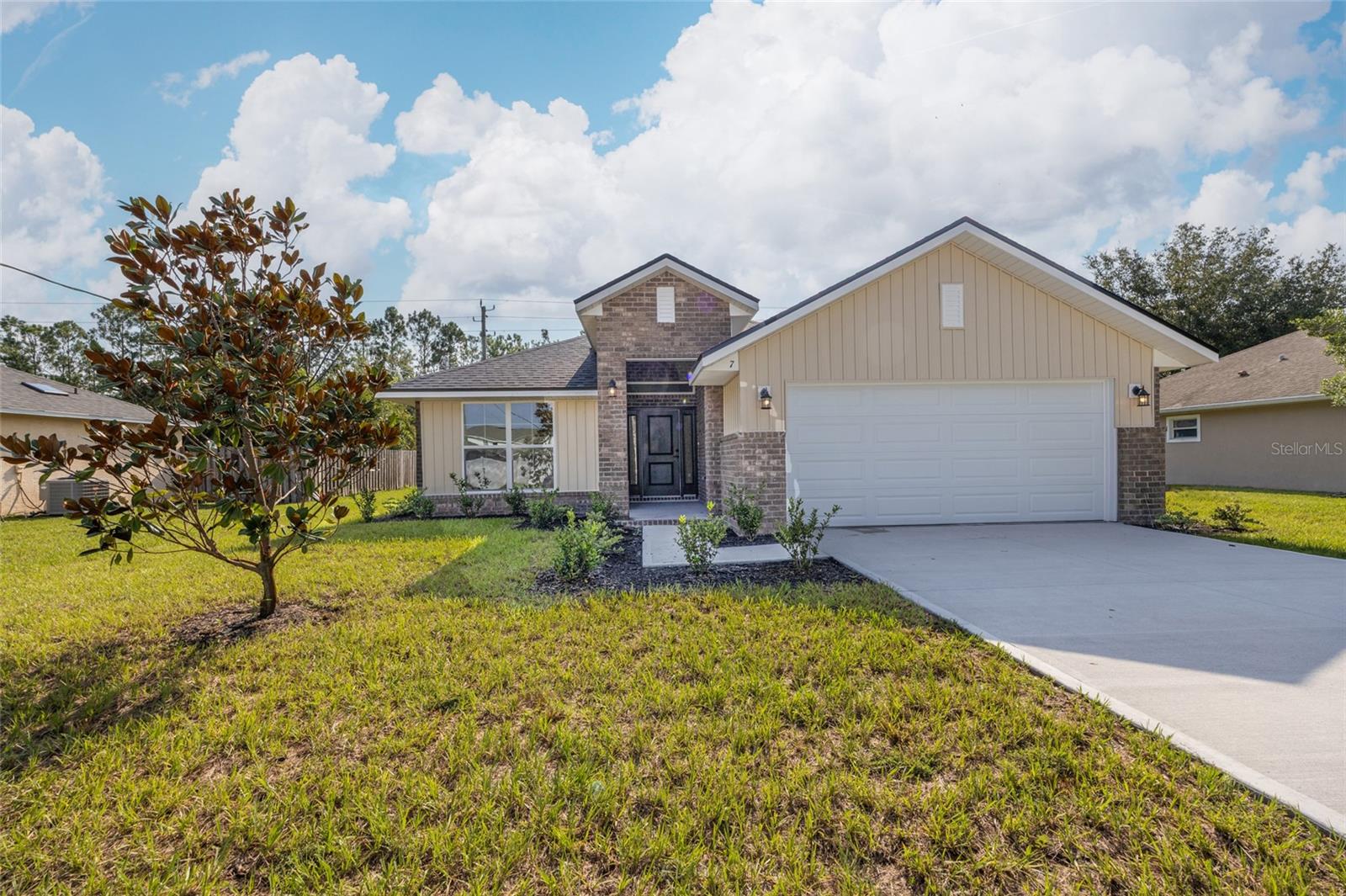 Single Family Residence at 7 ZIRCON CT, PALM COAST, photo 2 of 27