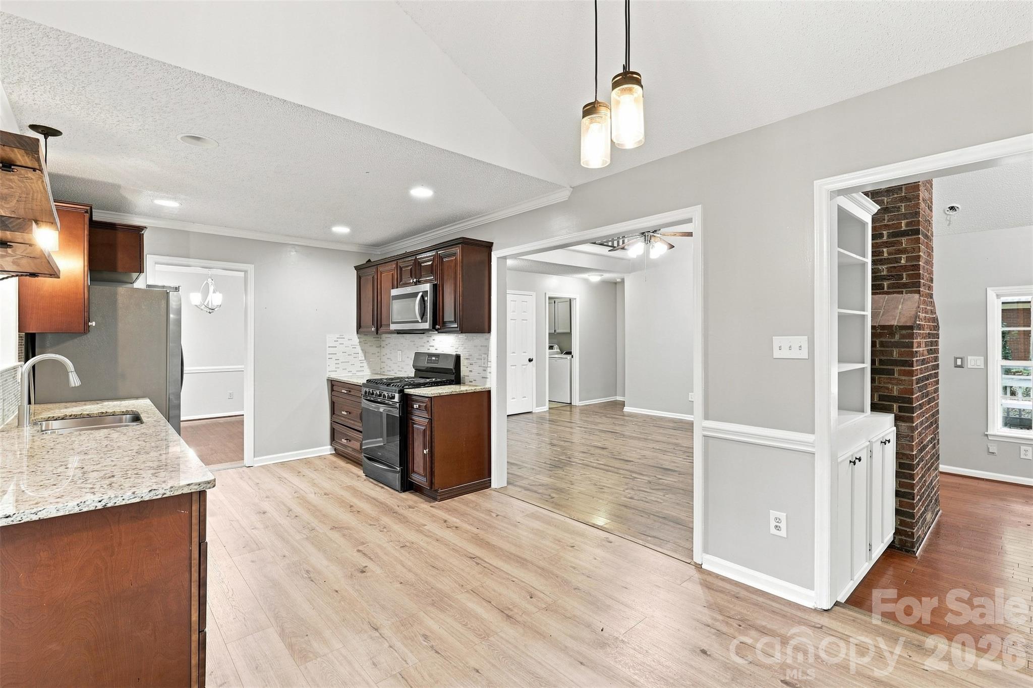 Single Family Residence at 2336 Mill House Lane, Matthews, photo 10 of 27