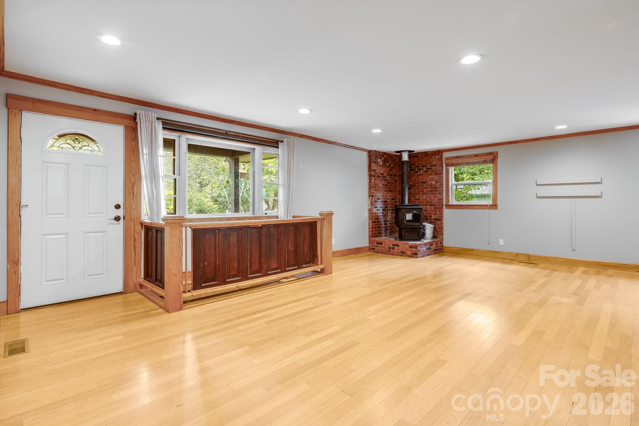 Single Family Residence at 10 Davenport Place, Asheville, photo 7 of 47