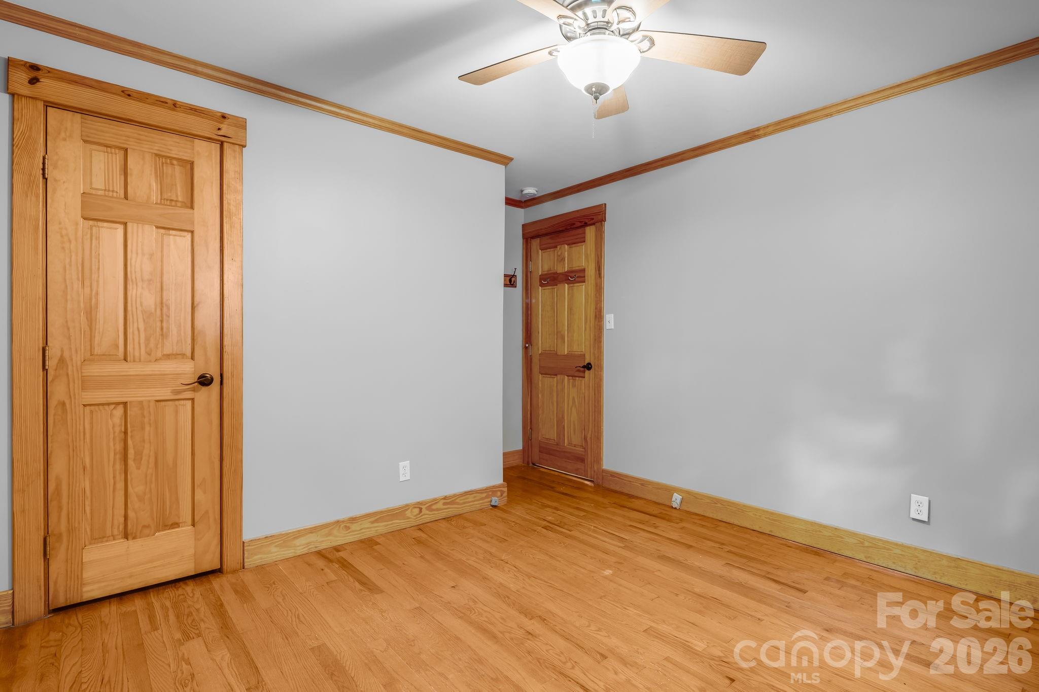Single Family Residence at 10 Davenport Place, Asheville, photo 17 of 47