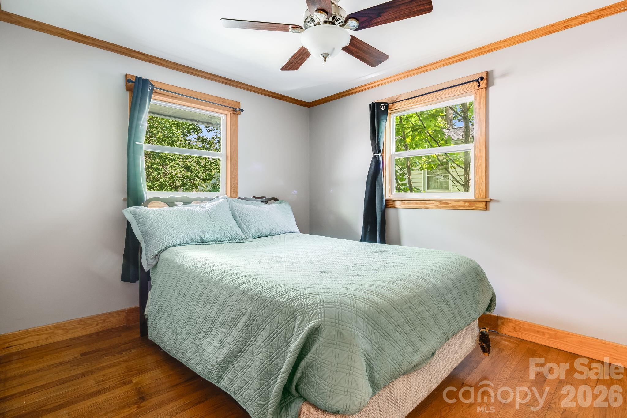 Single Family Residence at 10 Davenport Place, Asheville, photo 18 of 47