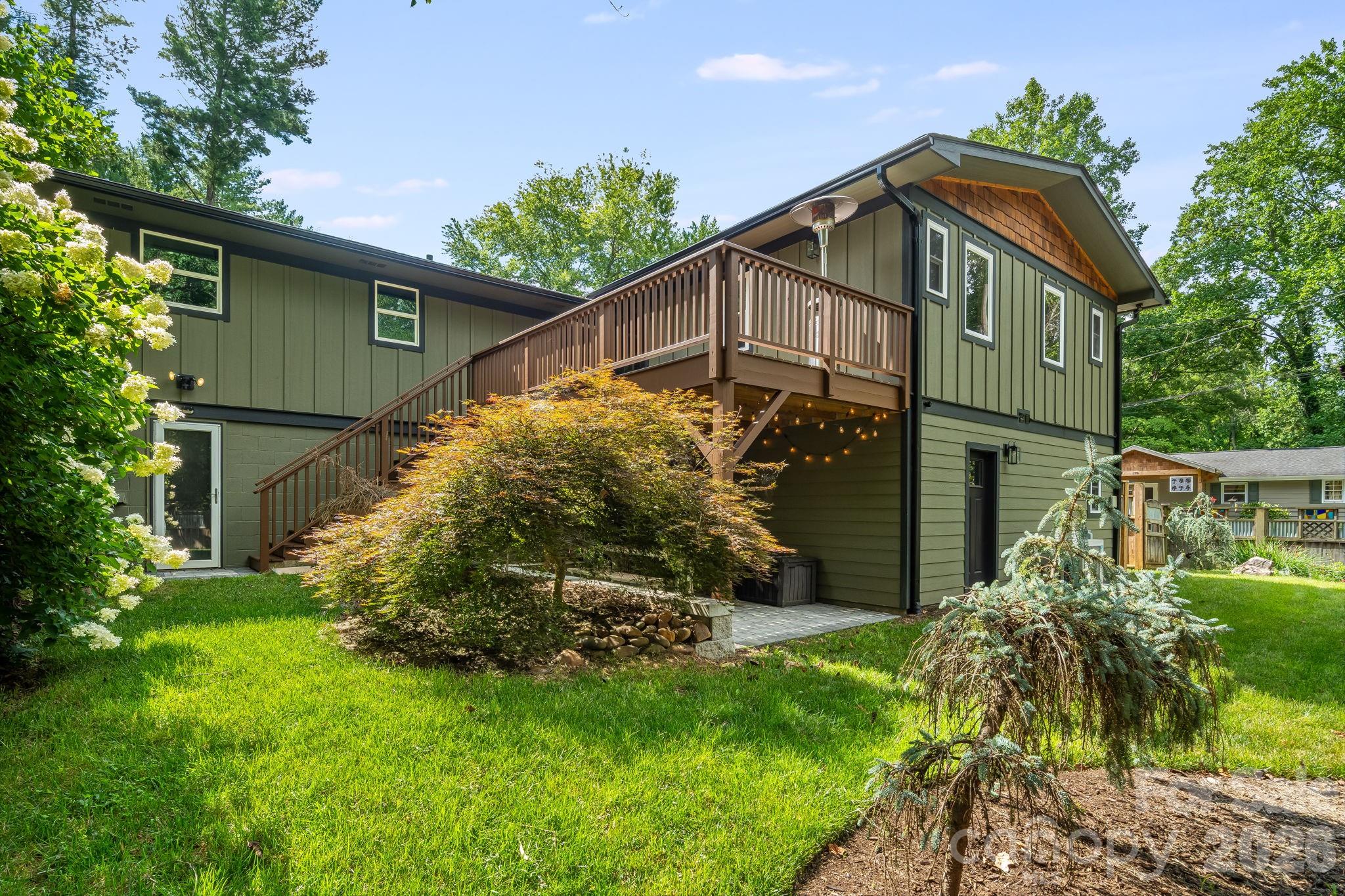 Single Family Residence at 10 Davenport Place, Asheville, photo 36 of 47