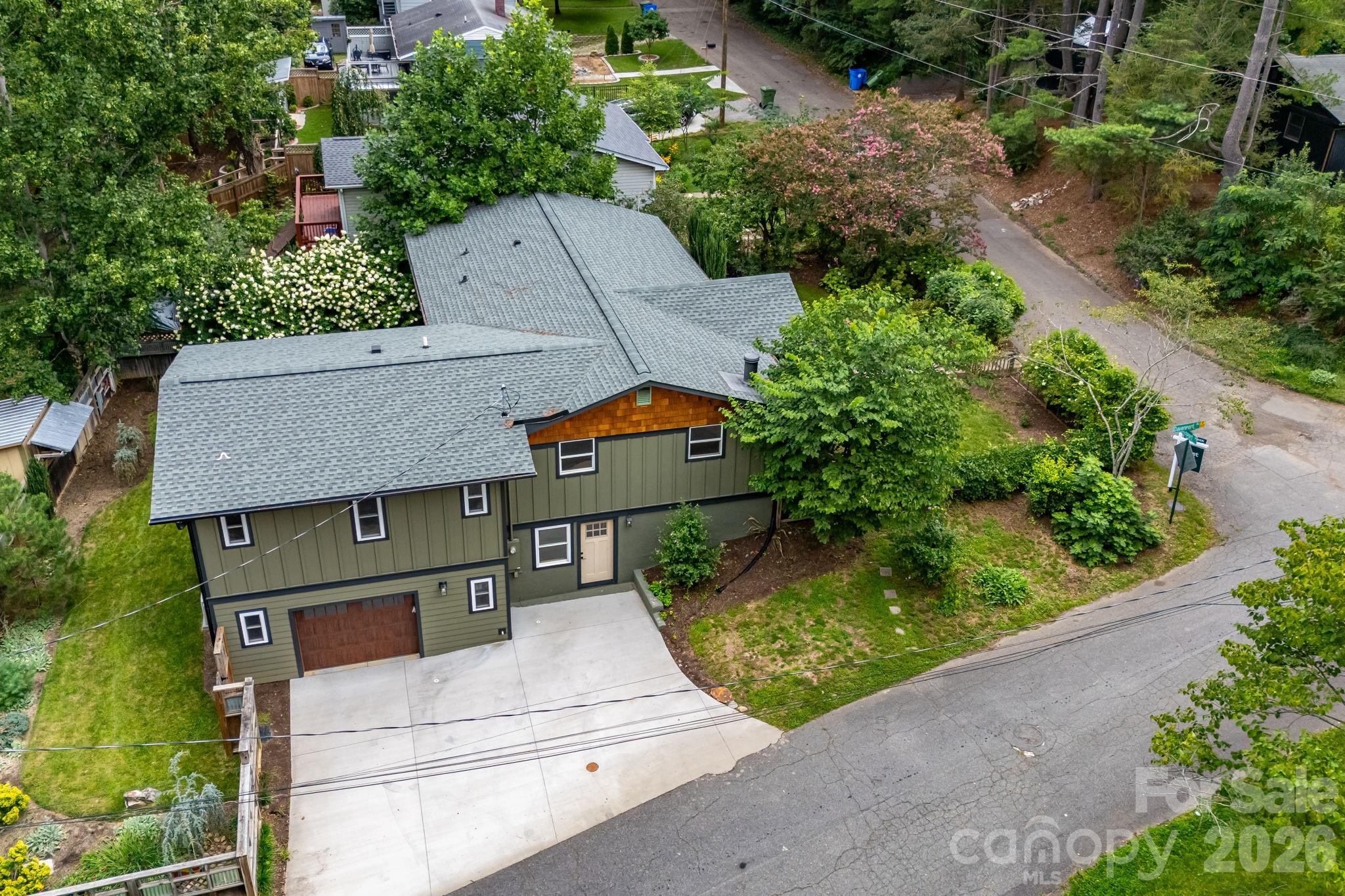 Single Family Residence at 10 Davenport Place, Asheville, photo 43 of 47