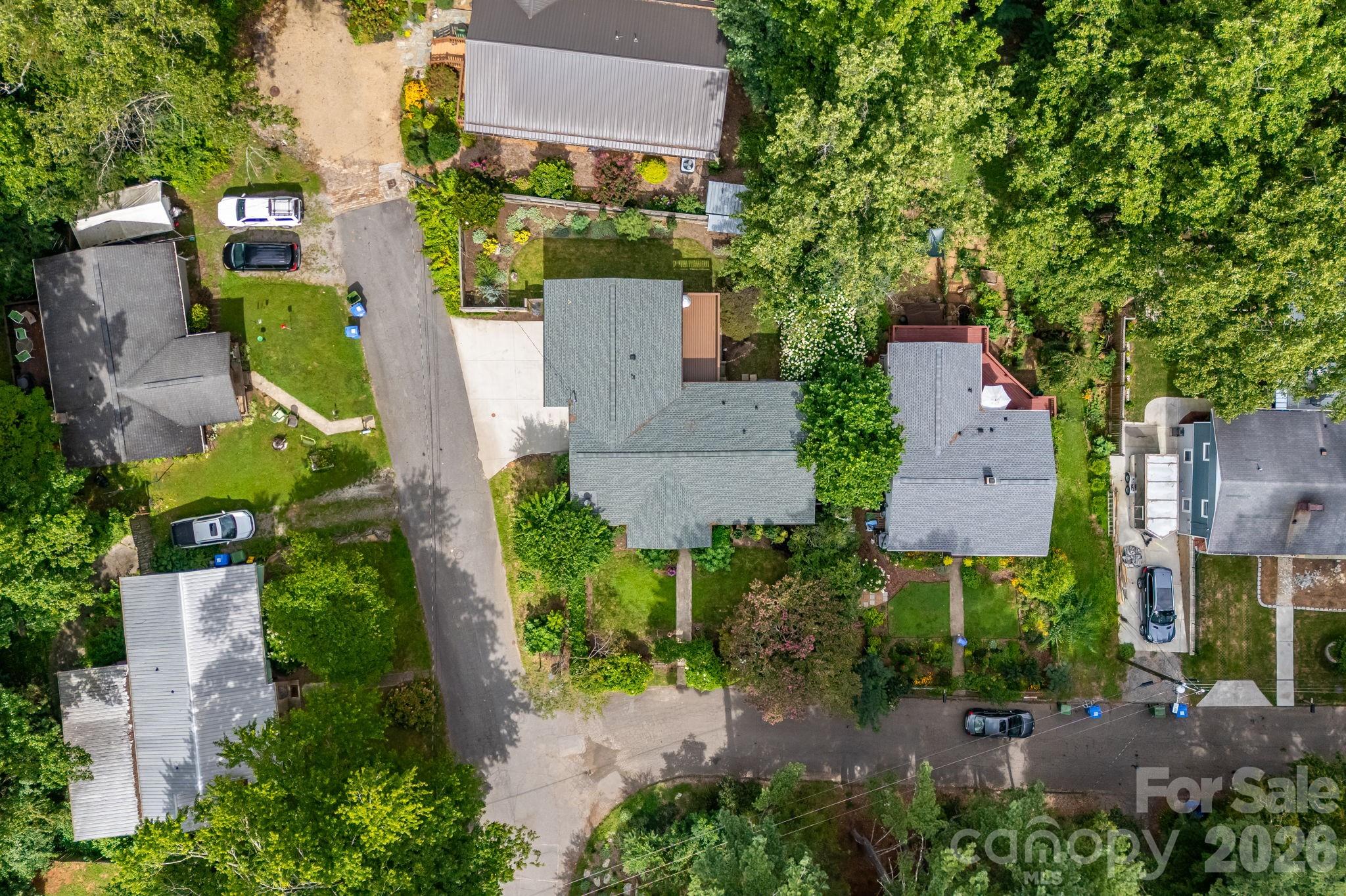 Single Family Residence at 10 Davenport Place, Asheville, photo 44 of 47